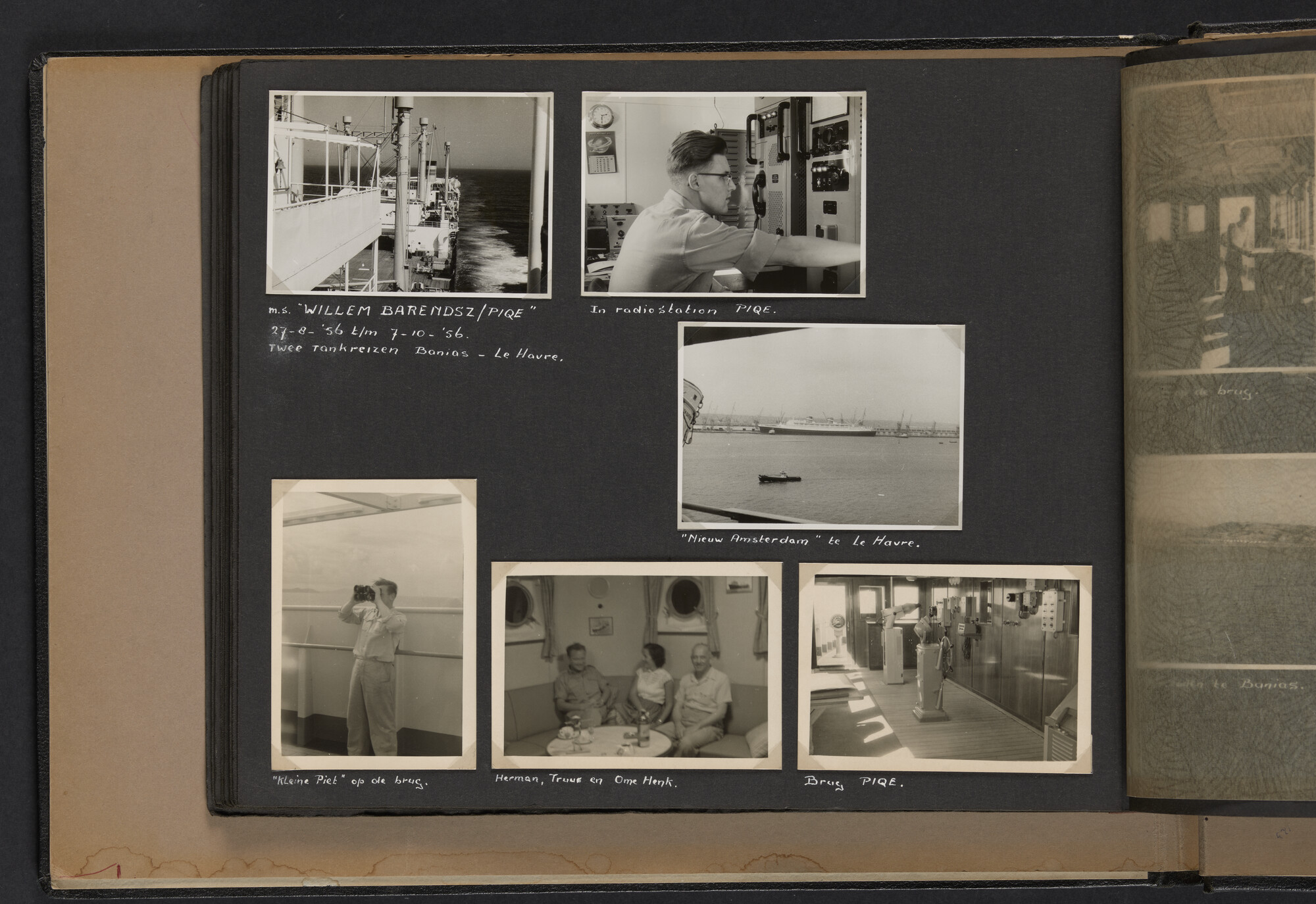 2021.0010; Fotoalbum van Joost Ossewaarde, radiotelegrafist, van reizen op diverse schepen van 1953 t/m 1958; fotoalbum