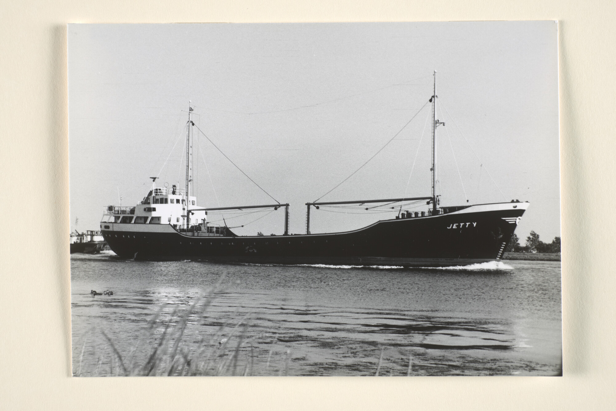 1996.2162; De coaster ms. Jetty van Rederij Tijt (Scheepvaartkantoor J. Tavenier) te [...]; foto