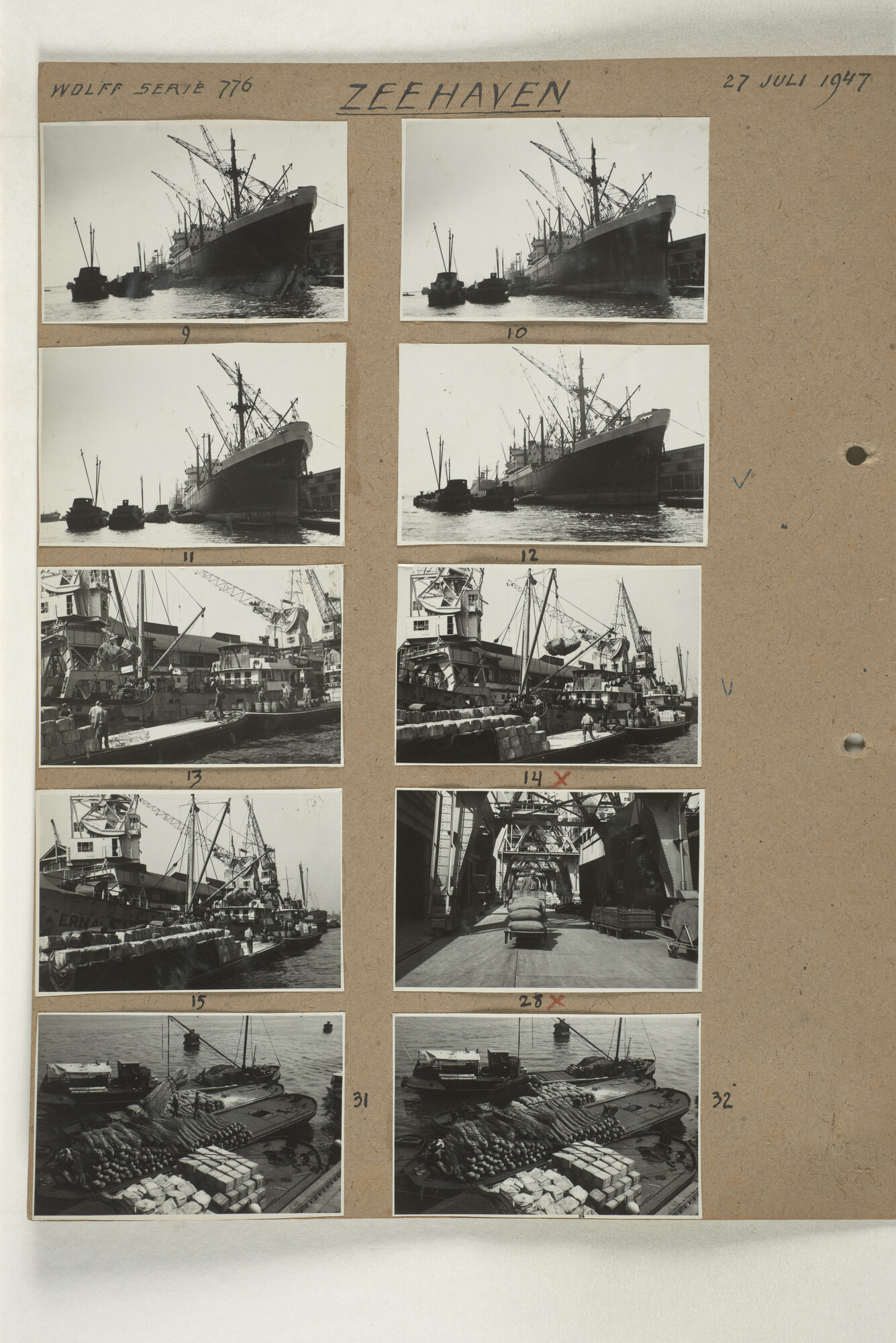 1998.2181; Omslag met een grote hoeveelheid proef foto's gemaakt in opdracht van de Gemeente Handelsinrichtingen en de Vereniging "de Amsterdamsche Haven" te Amsterdam.; omslag