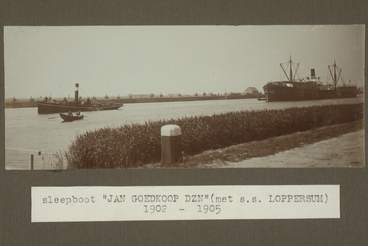 2001.1755; Omslag met vele foto's en knipsels van meest bergingsactiviteiten door Reederij v/h Gebroeders Goedkoop te Amsterdam in de periode 1929 / 1949; omslag