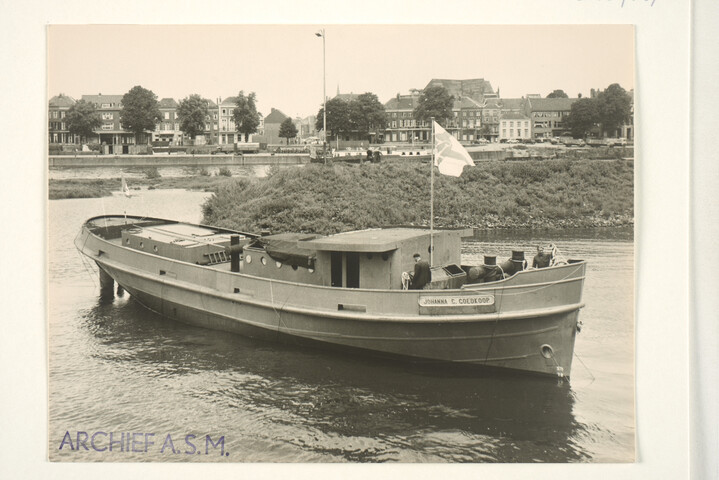S.5219(12)0180; Foto's van de tewaterlating van de havensleepboot 'Johanna C. Goedkoop' 18 bij de ASM; fotoreportage