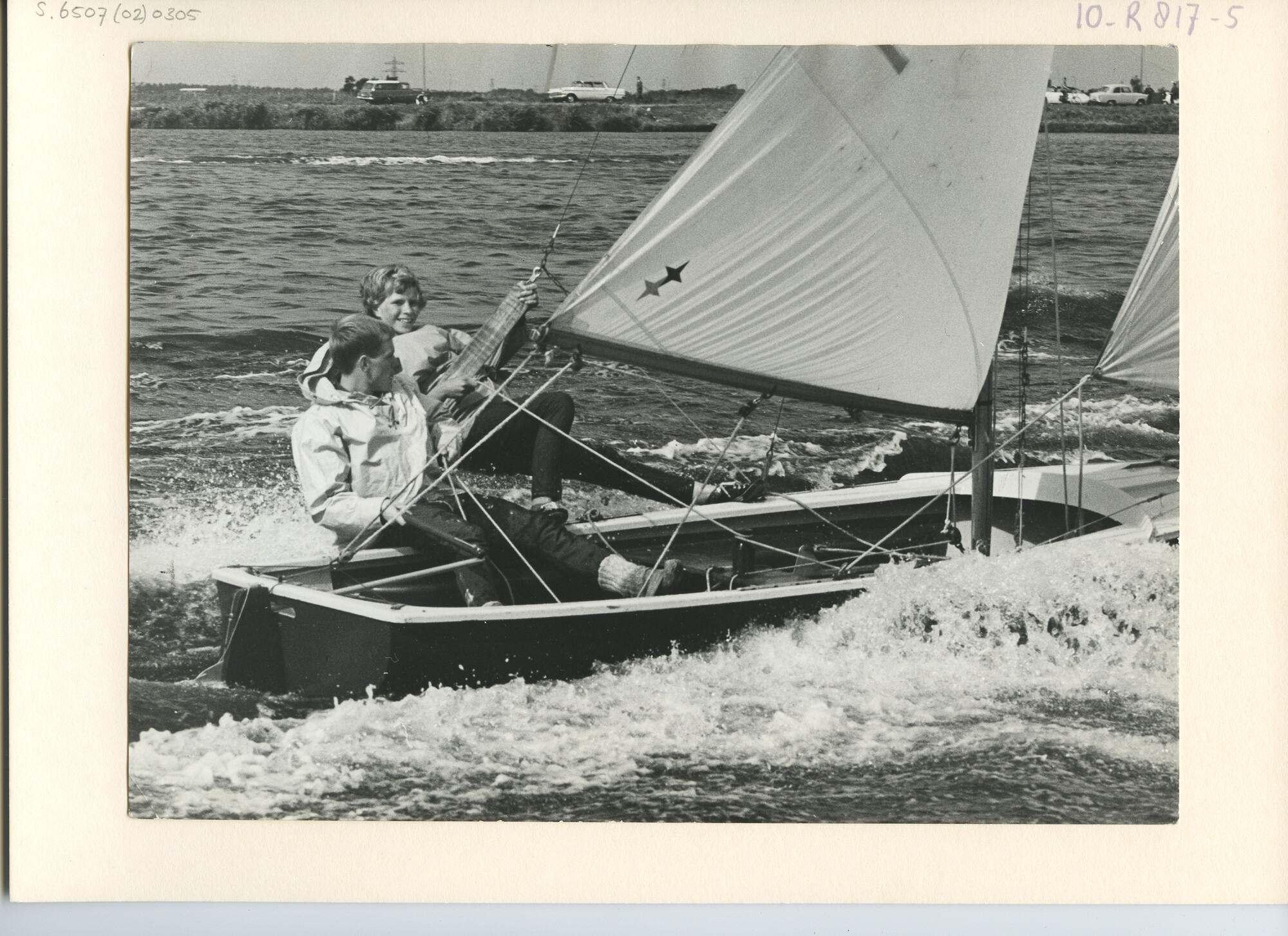 S.6507(02)0305.02; Zwart-wit foto van de Stern-klasse tijdens een wedstrijd op het Spaarne; foto