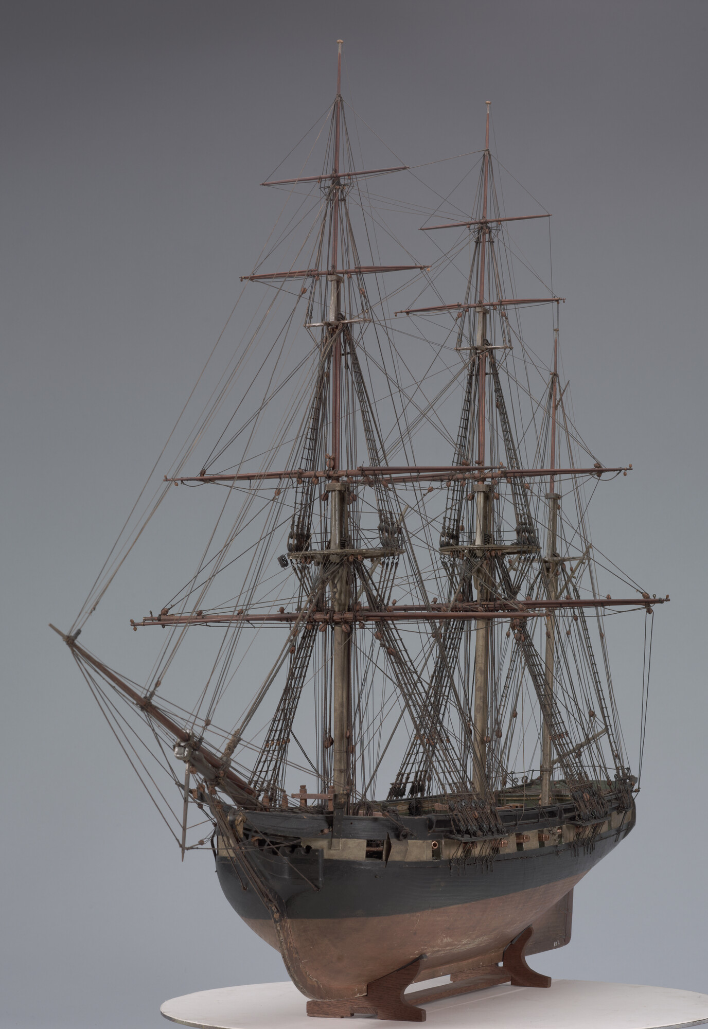A.0111(03); Model van een driemaster; scheepsmodel