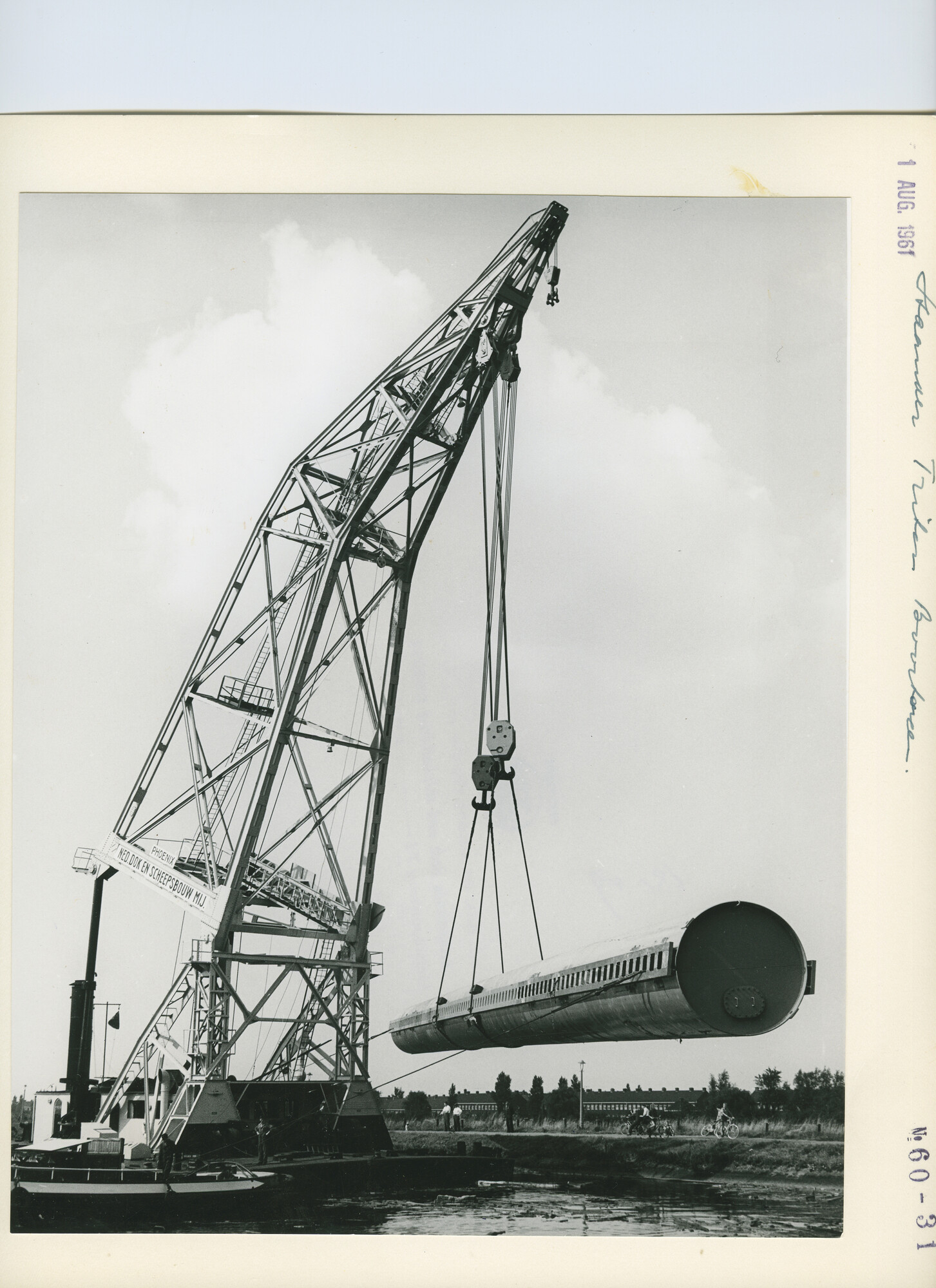S.5444(3749)04; Foto van het transport van een poot voor het booreiland Triton uit de [...]; foto