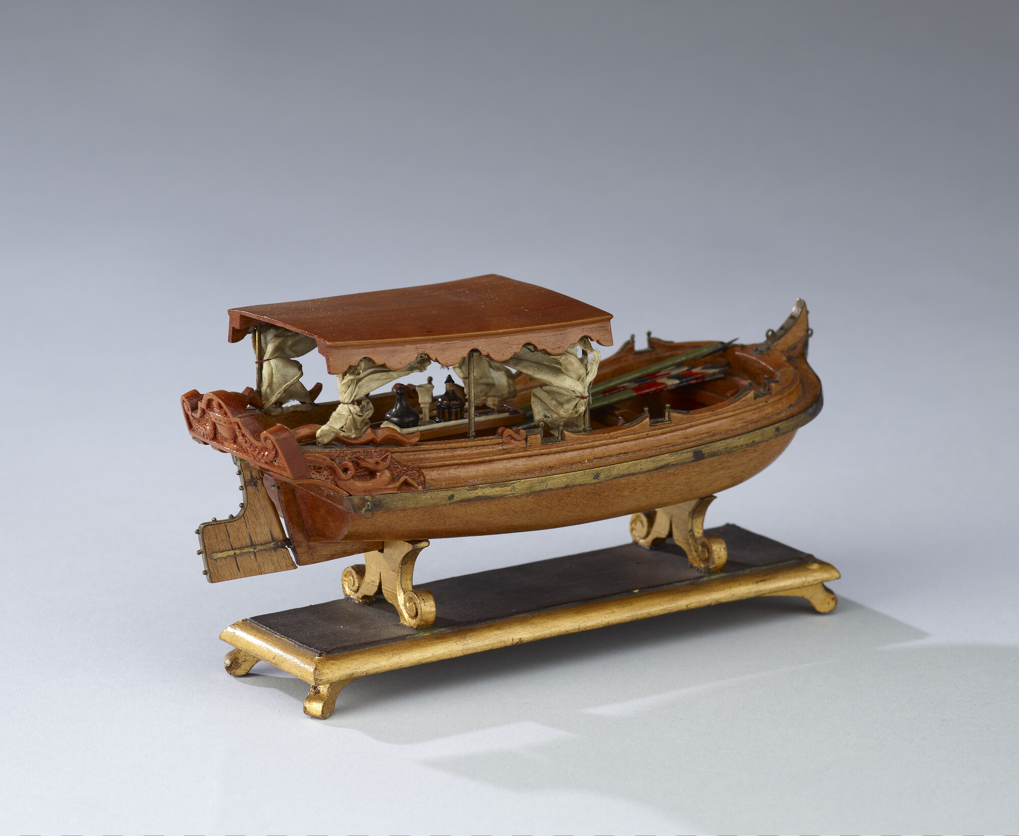 S.0663(13)2; Model van een roeijacht; scheepsmodel