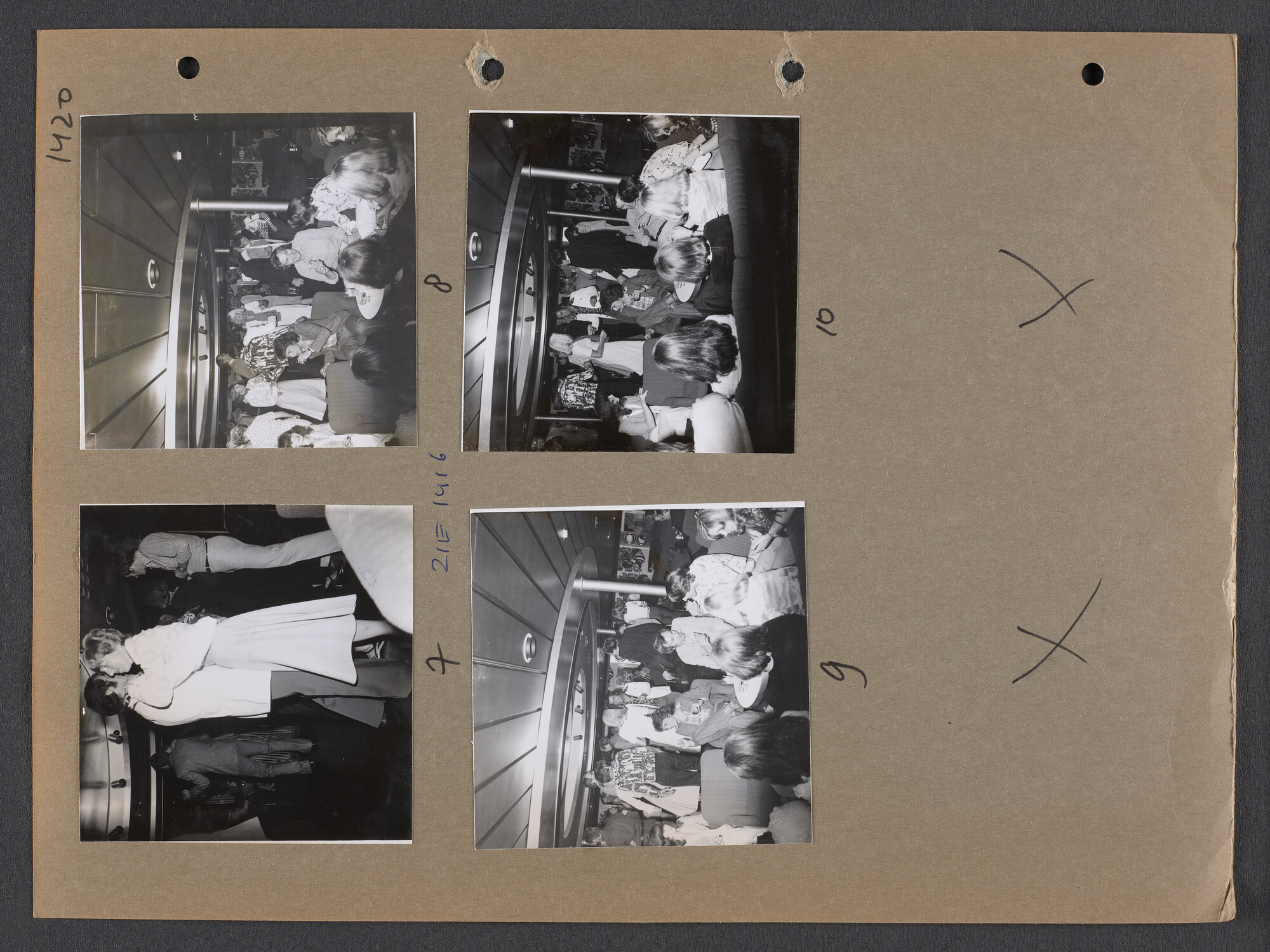 S.9102(36); Multomap met foto's door Ben Burgers, samengesteld door de Vereniging De Amsterdamsche Haven; foto