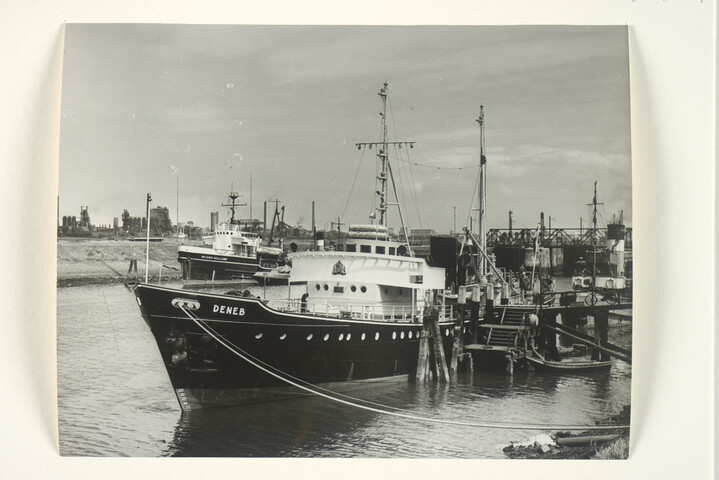 S.5219(12)0007; Foto's van het bij de ASM gebouwde loodsvaartuig Deneb; fotoreportage