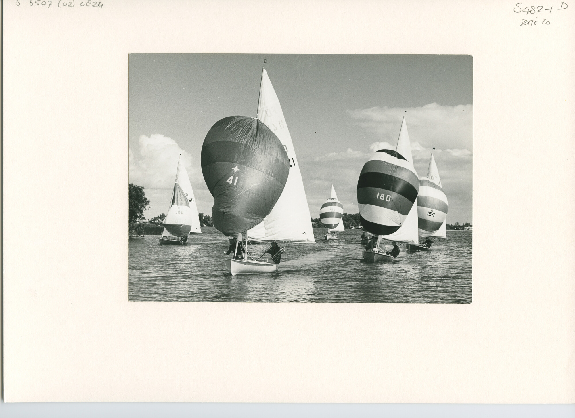 S.6507(02)0824.01; Zwart-wit foto van de Hollandweek I 1965: de FD-klasse op de Loosdrechtse Plassen; foto
