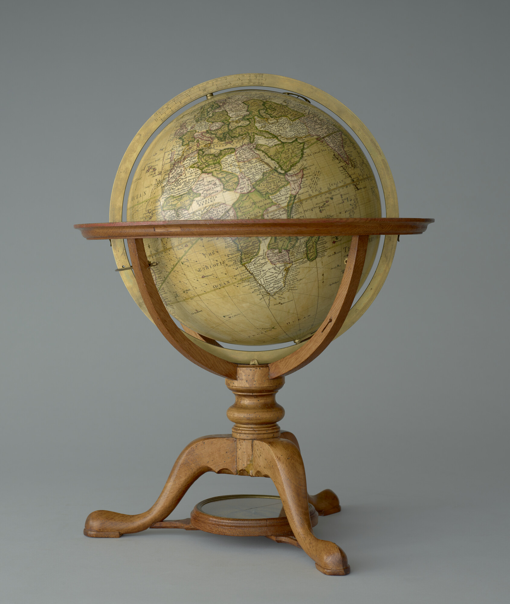S.3099(01); Aardglobe van 31 cm doorsnede door George Adams, 1766; globe