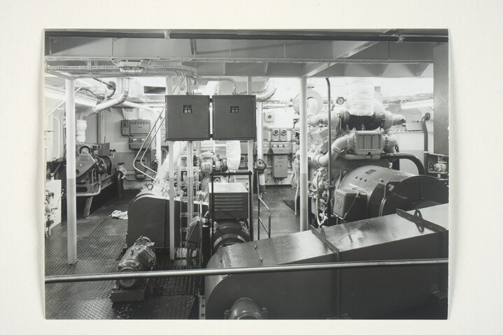 S.5219(12)0437; Interieurfoto's genomen op de emmerbaggermolen 'Ajax'; fotoreportage