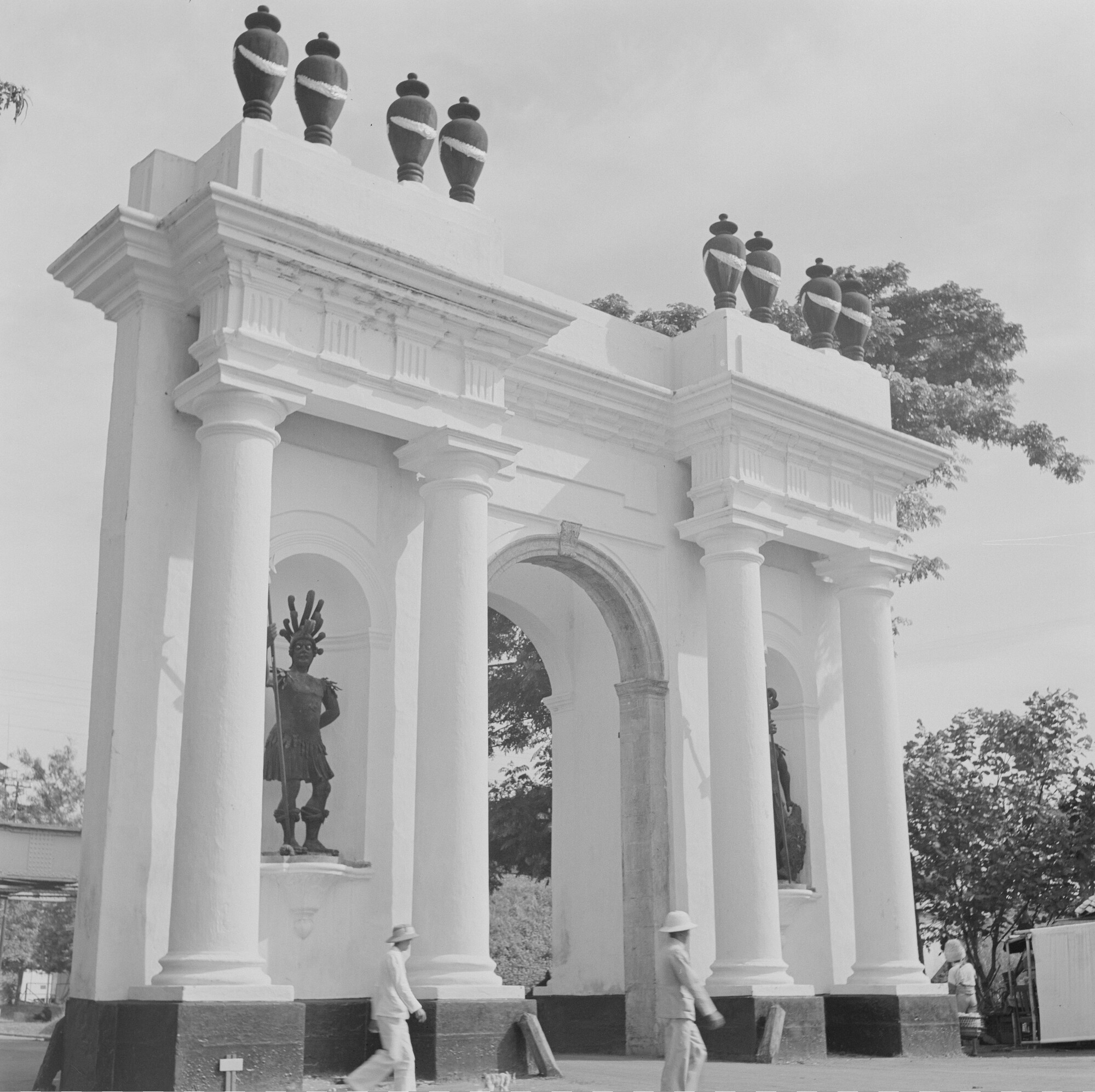 2015.3553; Negatief van de Amsterdamsche Poort in Djakarta (Jakarta); negatief