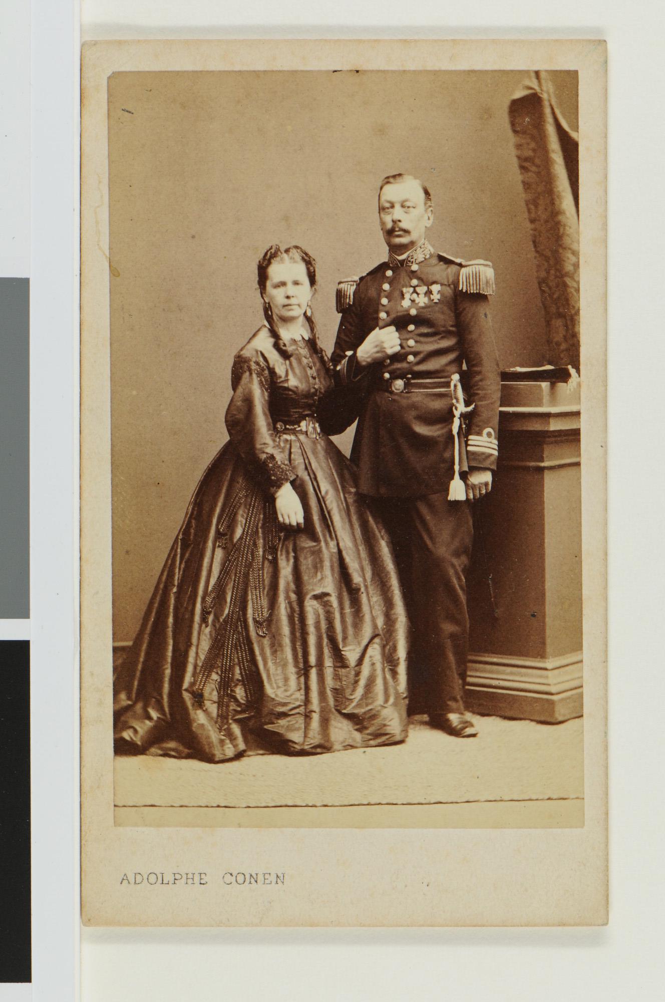S.3415(06)17; Portretfoto van jhr. M.W. van Rensselaer Bowier (1822 -1889) en echtgenote [...]; foto