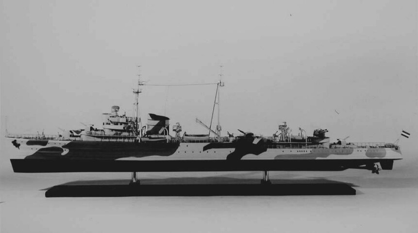 A.4944; Model van de luchtverdedigingskruiser Hr.Ms. Jacob van Heemskerck; scheepsmodel