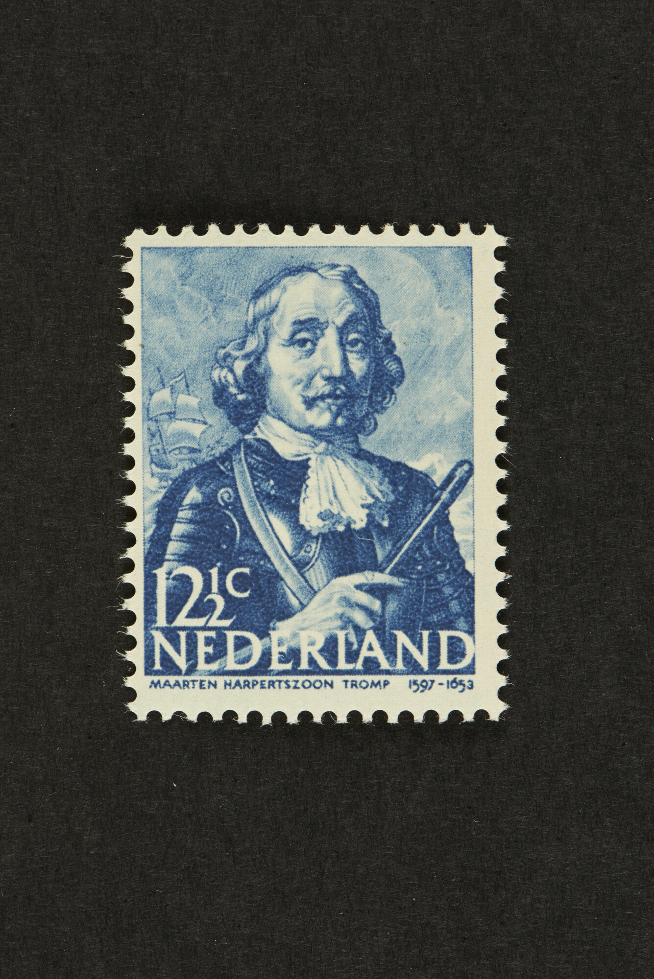 2014.0302; Postzegel van 12 1/2 cent uit de Zeehelden-serie van 1943-1944: M.H. Tromp; postzegel