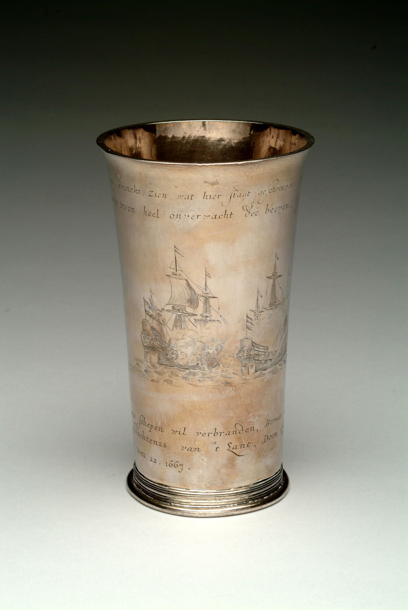 1990.0939; Zilveren beker, gemaakt naar aanleiding van de Tocht naar Chatham; drinkbeker