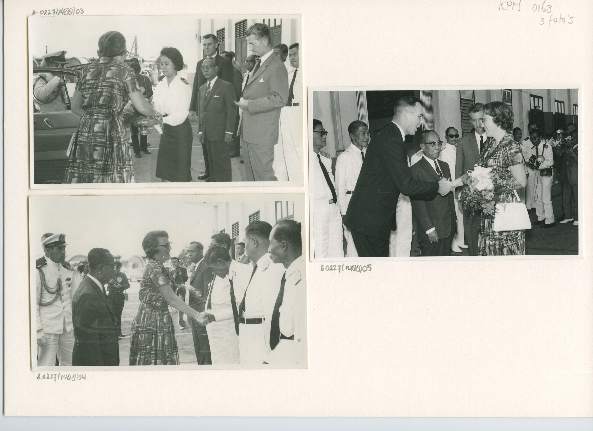 B.0227(1488)05; Foto van het bezoek van prinses Beatrix aan ms. Houtman in de haven van Bangkok; foto