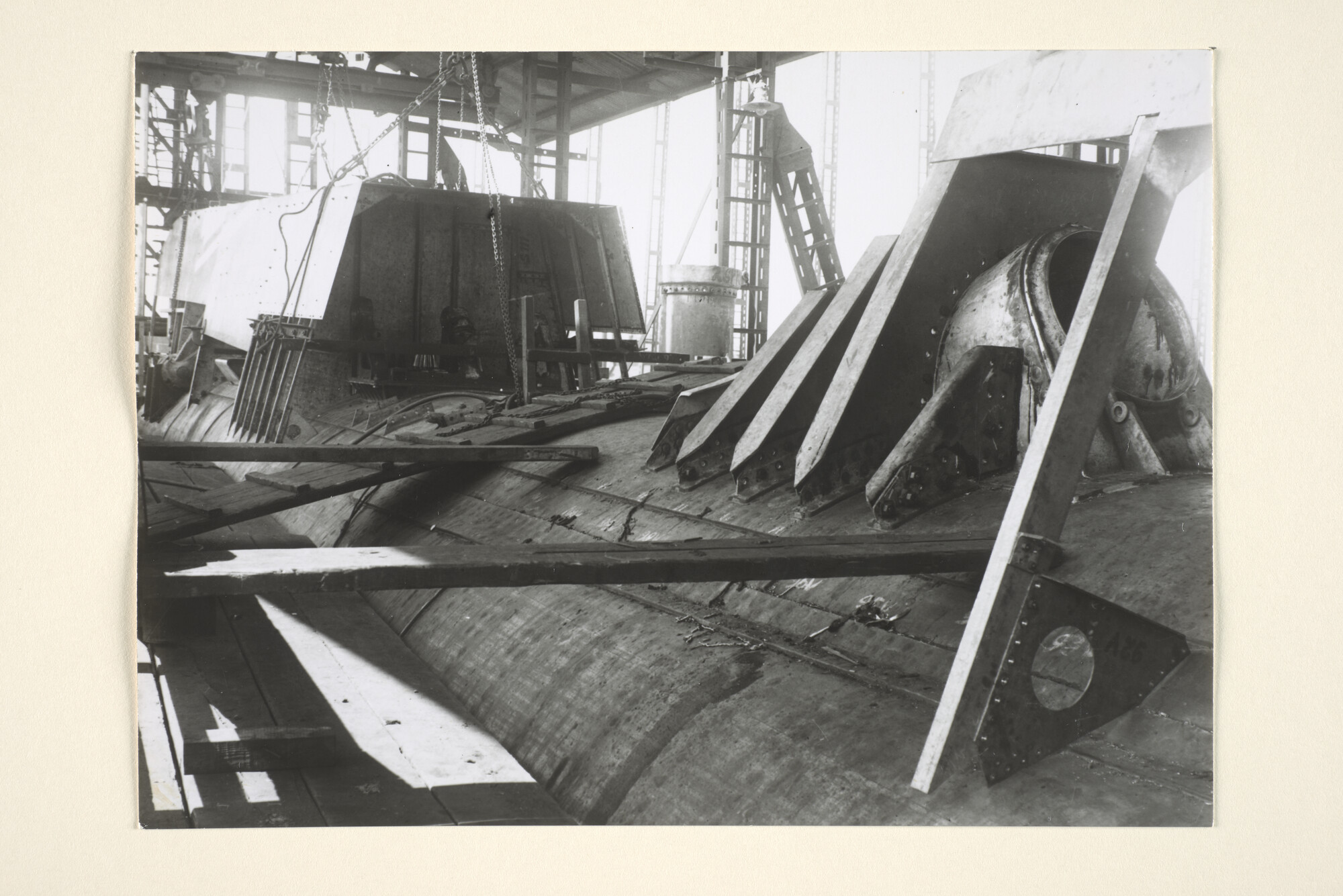1994.7362; Reproductiefoto's - uit een fotoalbum - m.b.t. de bouw van de onderzeeboot Hr.Ms. 'O 16' bij de Koninklijke Maatschappij 'De Schelde' te Vlissingen [...]; fotoreportage