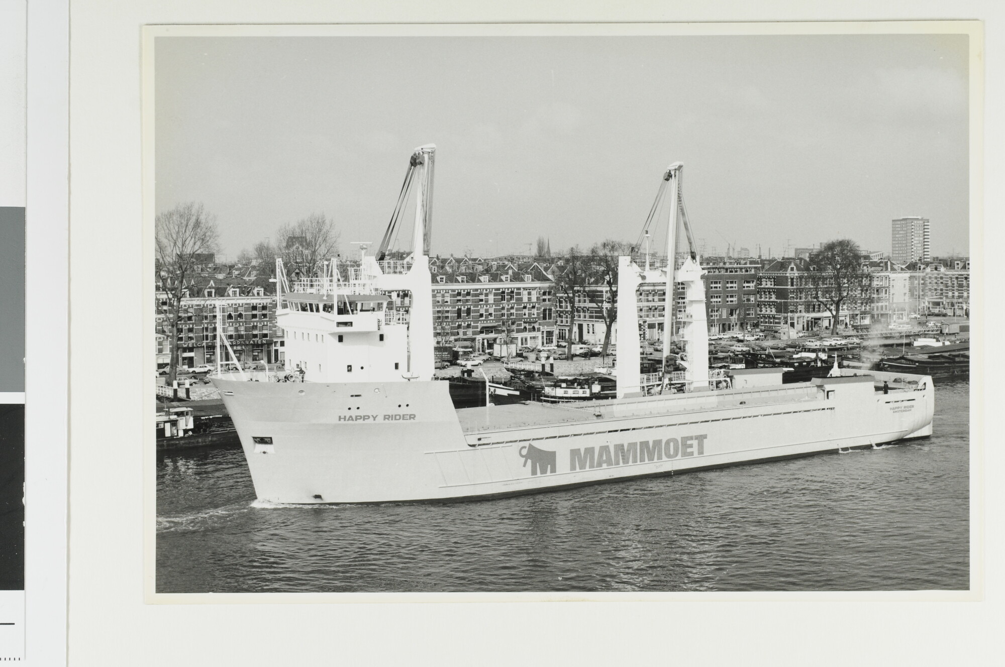 1992.1481; Het zwaarladingschip Happy Rider voor de KNSM; foto