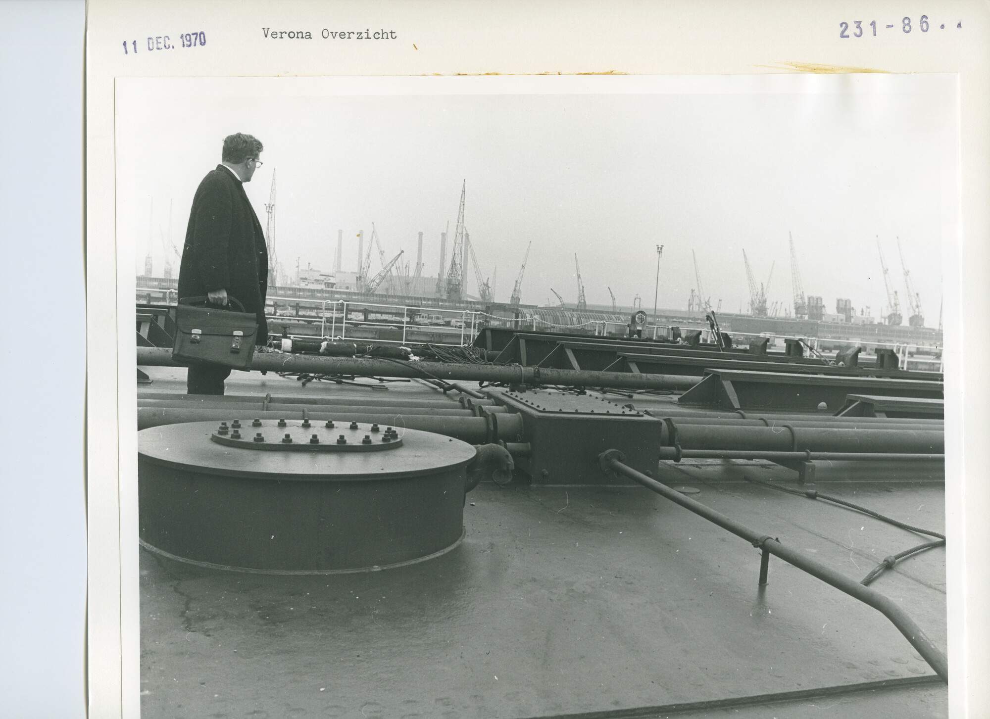 S.5444(5195)03; Foto van het containerschip Verona (een verbouwde tanker); foto