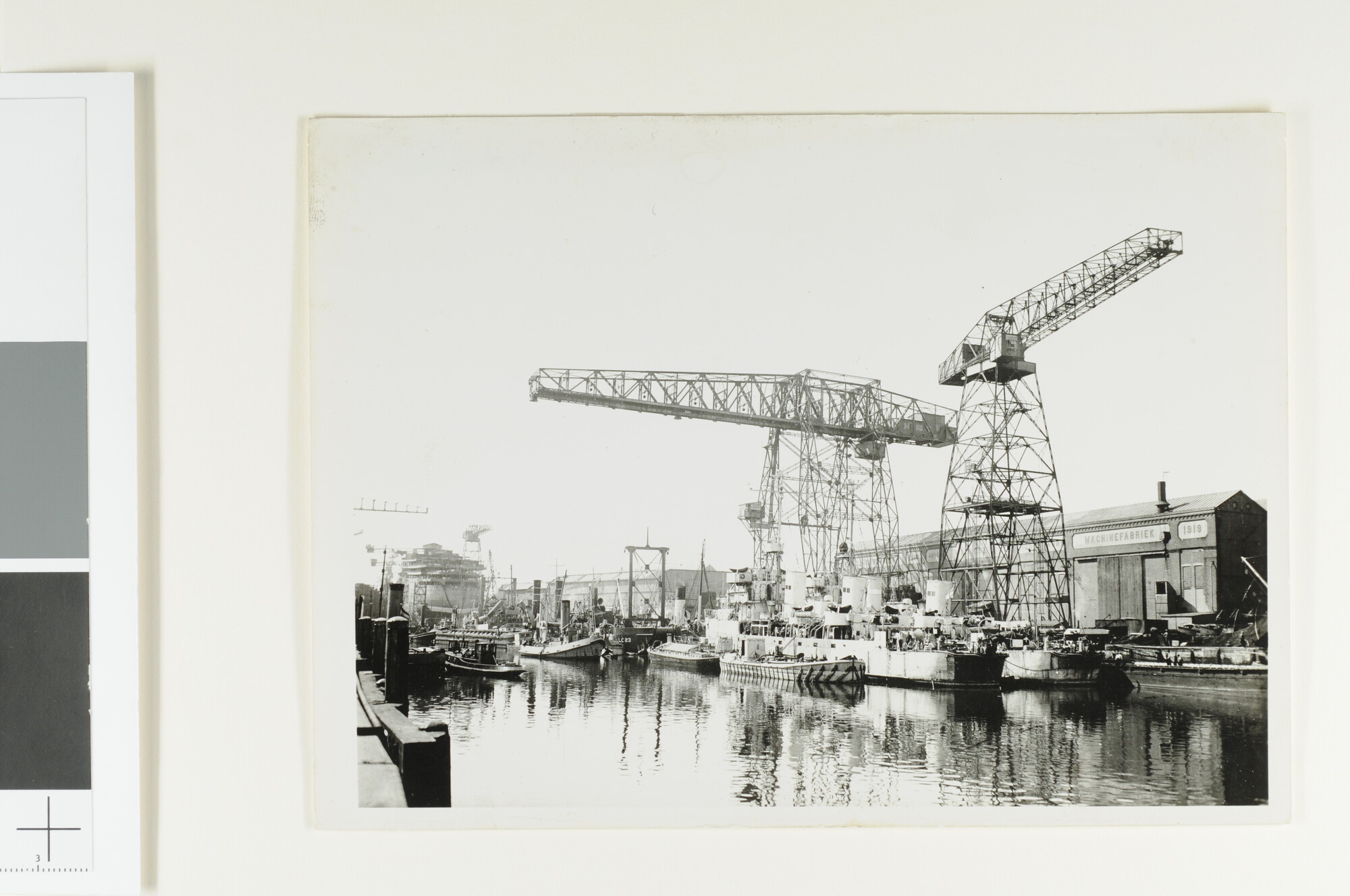 S.4380(04)638; Gezicht op de werf van de Kon. Maatschappij 'De Schelde' te Vlissingen; foto