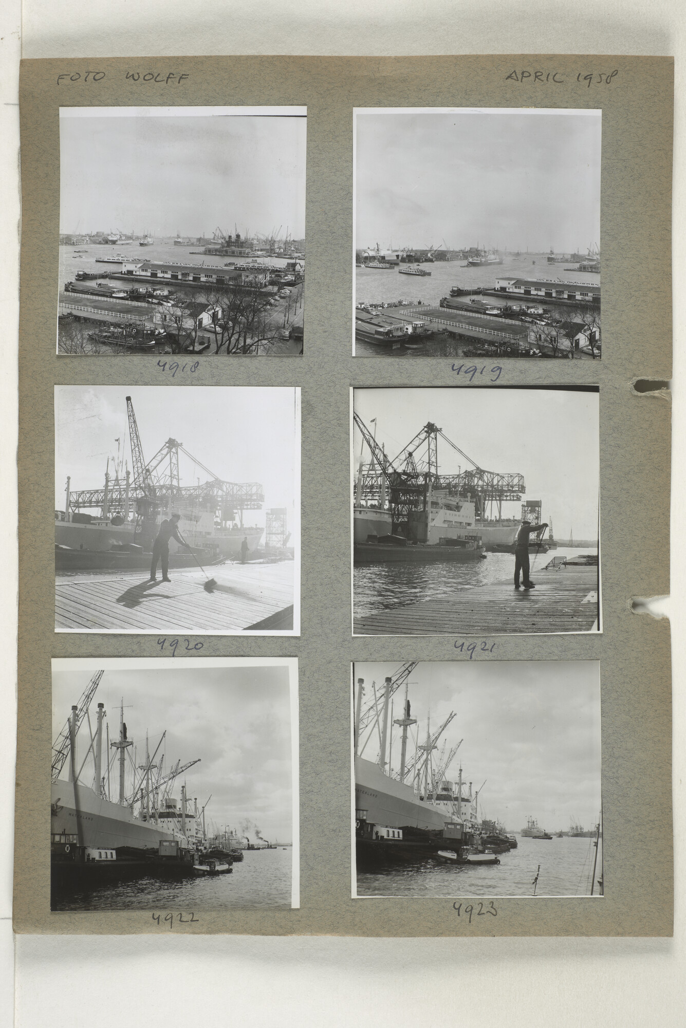 1998.2183; Omslag (voorheen ordner) met een grote hoeveelheid proef foto's van de haven en de stad van Amsterdam; omslag