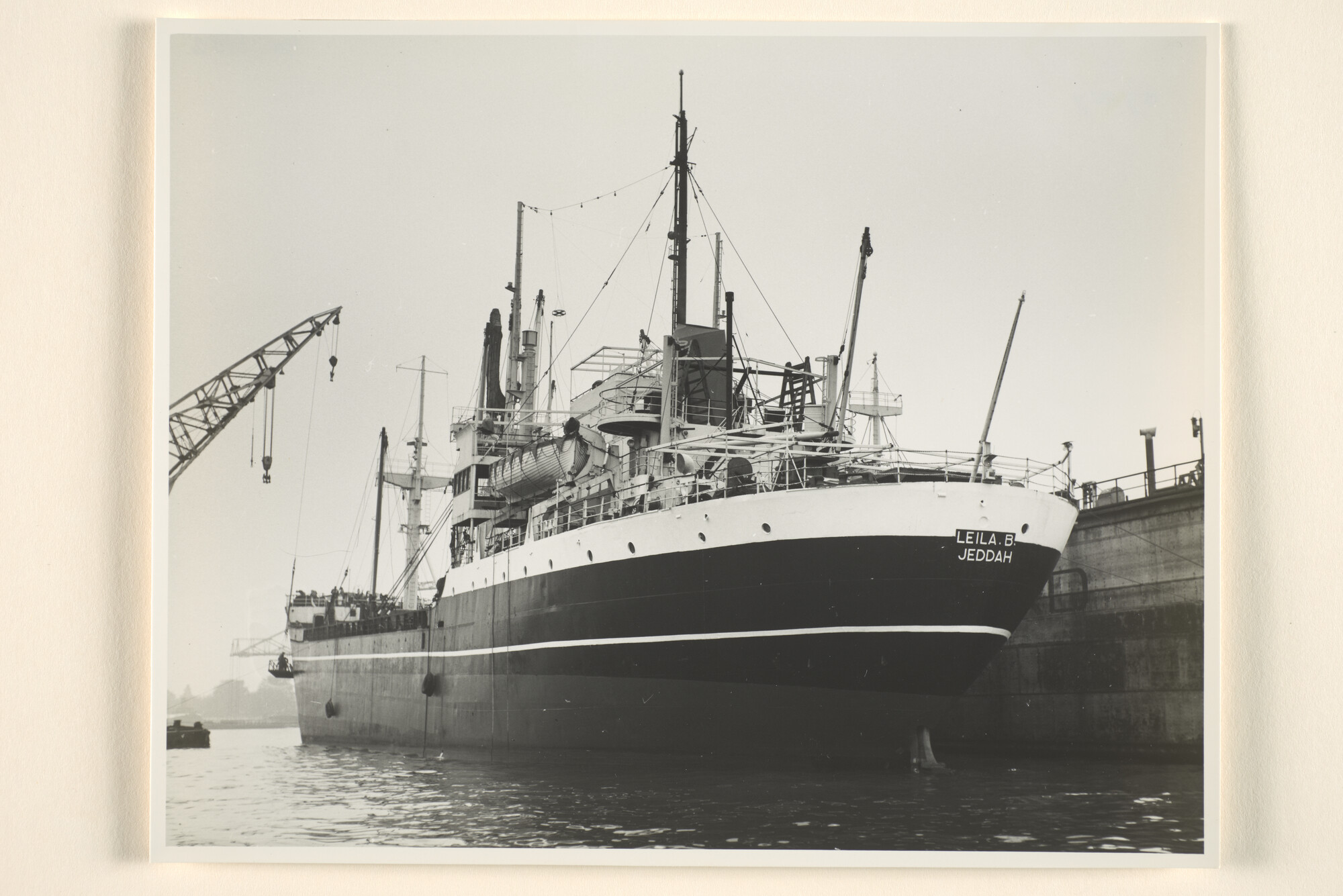 1995.6832; Fotos van het vrachtschip, type CiMaVi, ms. Hydra (ex- Glacier en USS [...]; fotoreportage