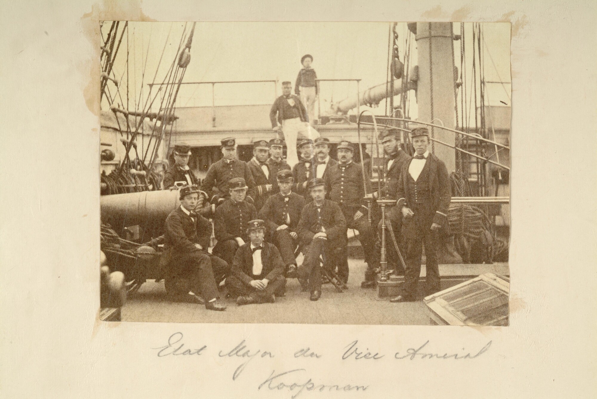 S.3628(02); Album nr. 1 uit een serie van drie van de Nederlandse consul in Japan Dirk de Graeff van Polsbroek; fotoalbum