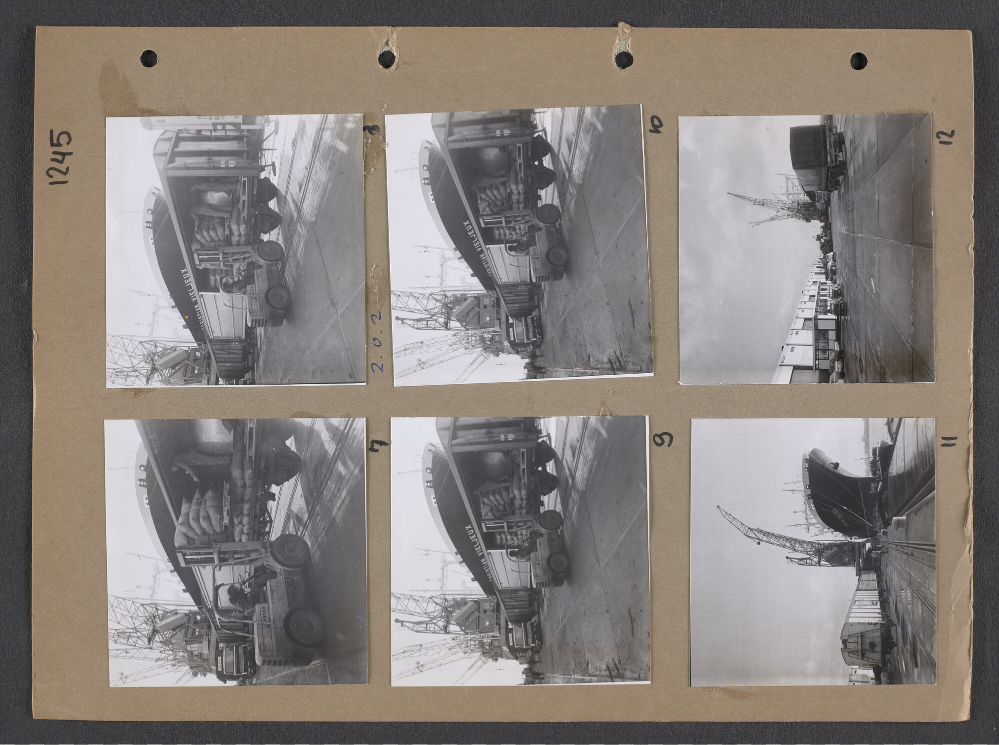 S.9102(32); Multomap met foto's door Ben Burgers, samengesteld door de Vereniging De Amsterdamsche Haven; foto