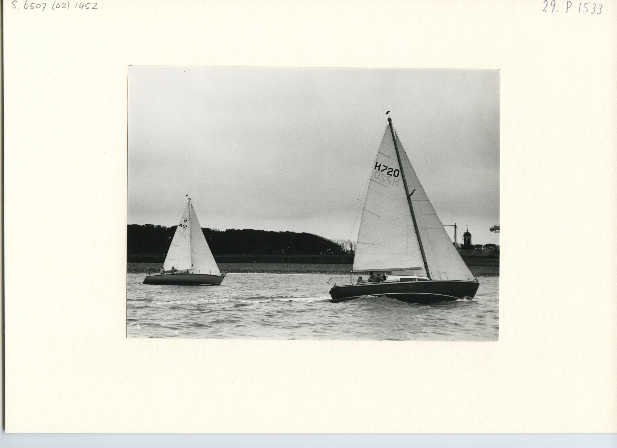 S.6507(02)1452.01; Zwart-wit foto van een wedstrijd voor RORC-klassen voor Den Helder; foto