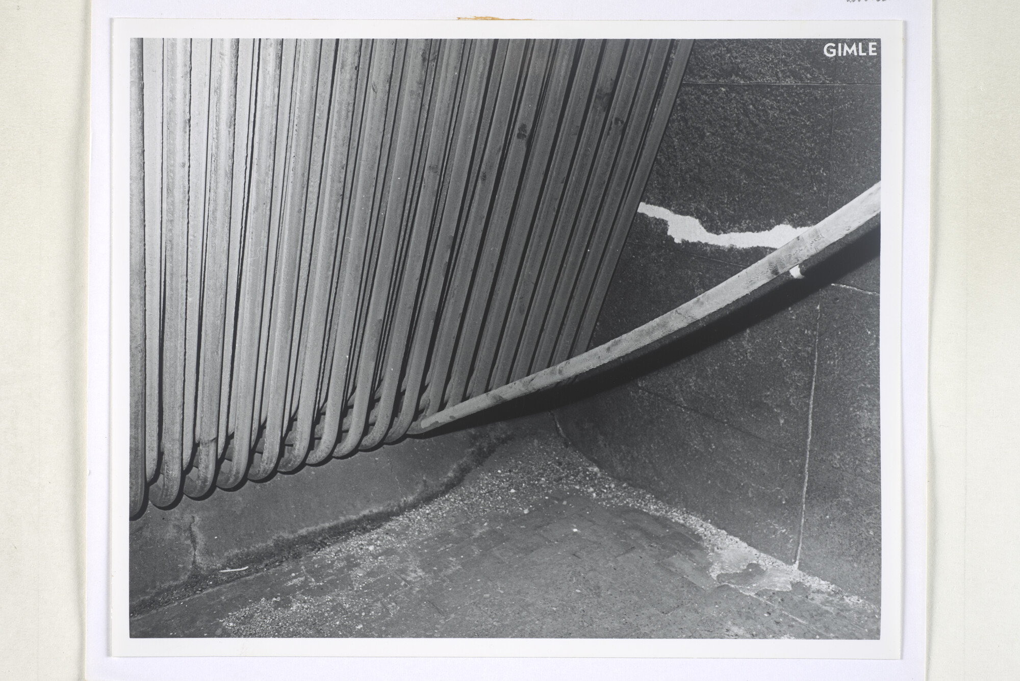 2000.3205; (Schade)fotos van beschadigingen aan de voortstuwingsinstallatie van de [...]; fotoreportage