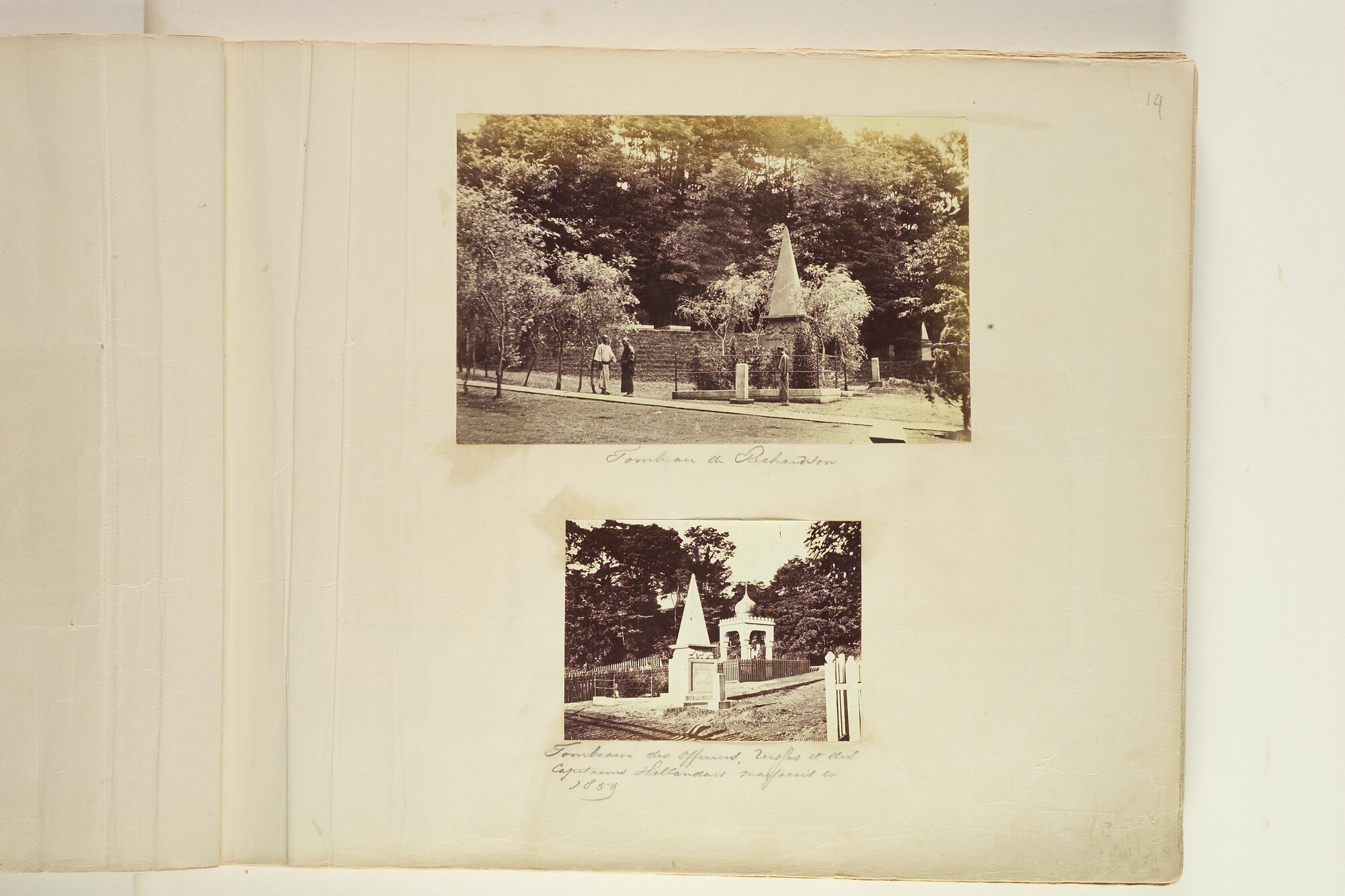 S.3628(02); Album nr. 1 uit een serie van drie van de Nederlandse consul in Japan Dirk de Graeff van Polsbroek; fotoalbum