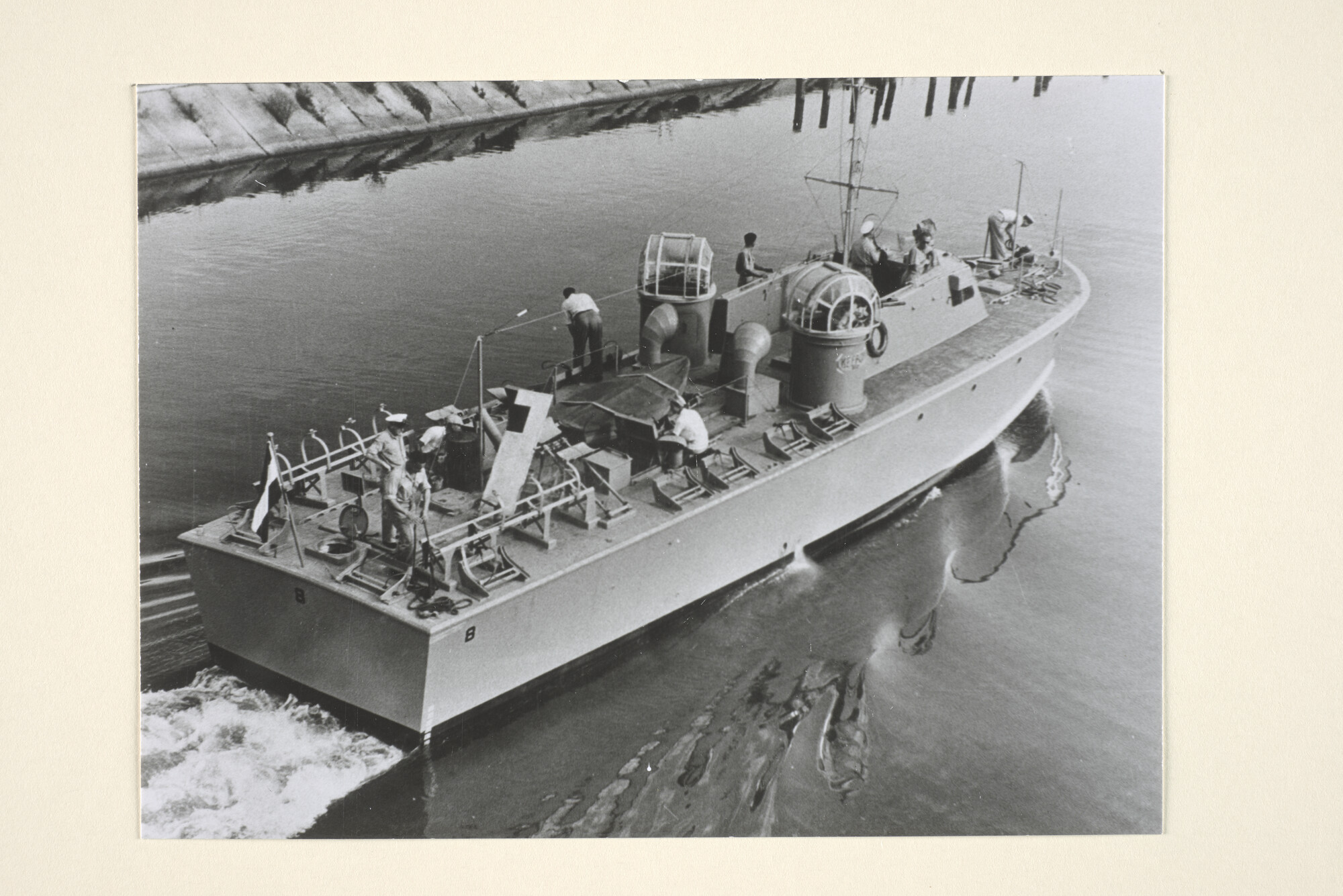 1994.7158; Reproductiefotos van de proefvaart van de (snelle) onderzeebootjager [...]; fotoreportage