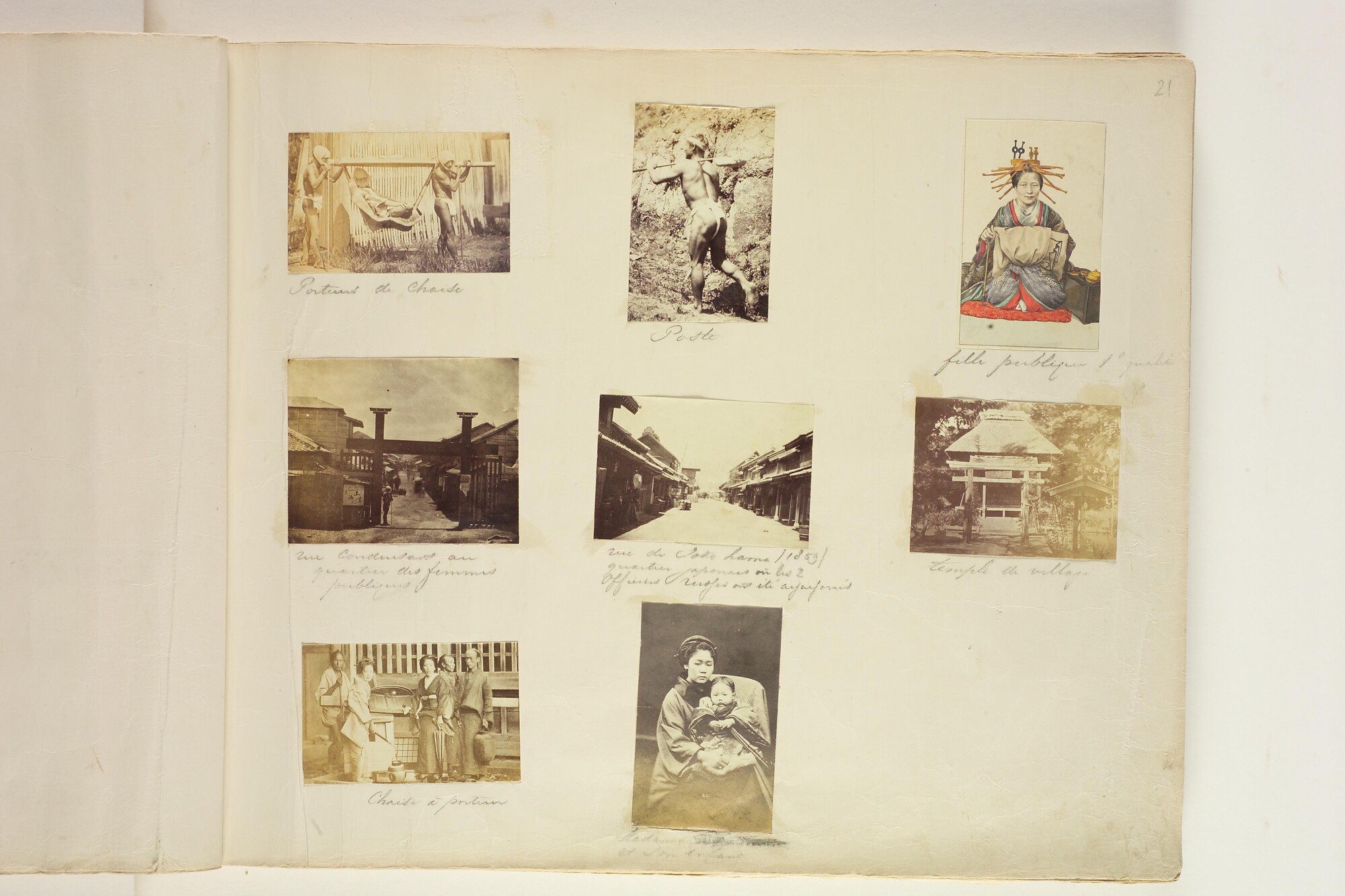 S.3628(02); Album nr. 1 uit een serie van drie van de Nederlandse consul in Japan Dirk de Graeff van Polsbroek; fotoalbum