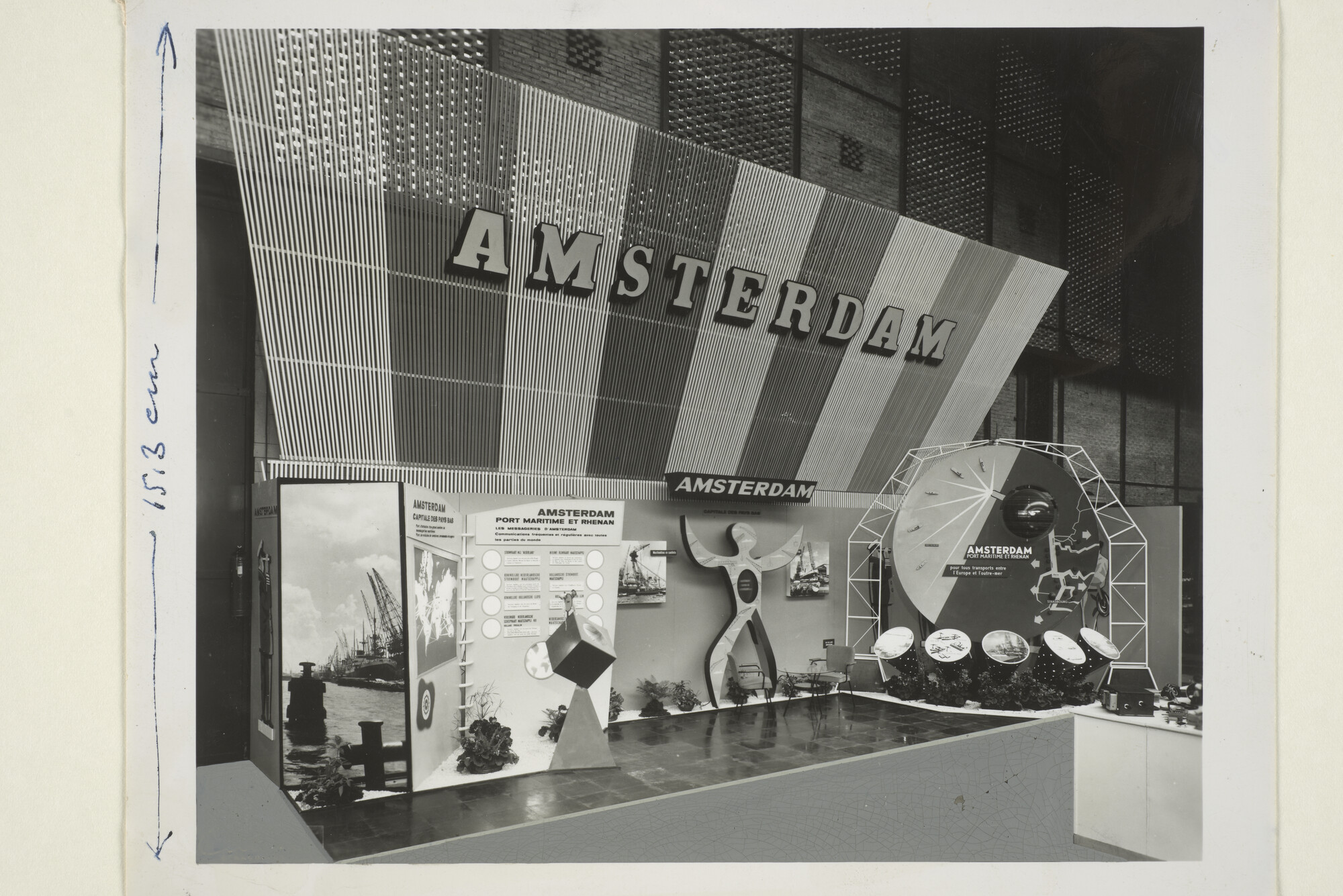 1998.1695; Presentatie van de haven van Amsterdam op de Jaarbeurs te Straatsburg in 1956; foto
