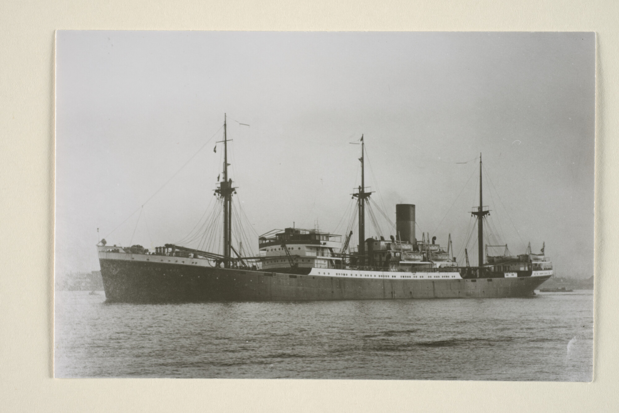 1995.5001; Het vrachtschip ms. 'Poelau Laut' van de SMN; foto