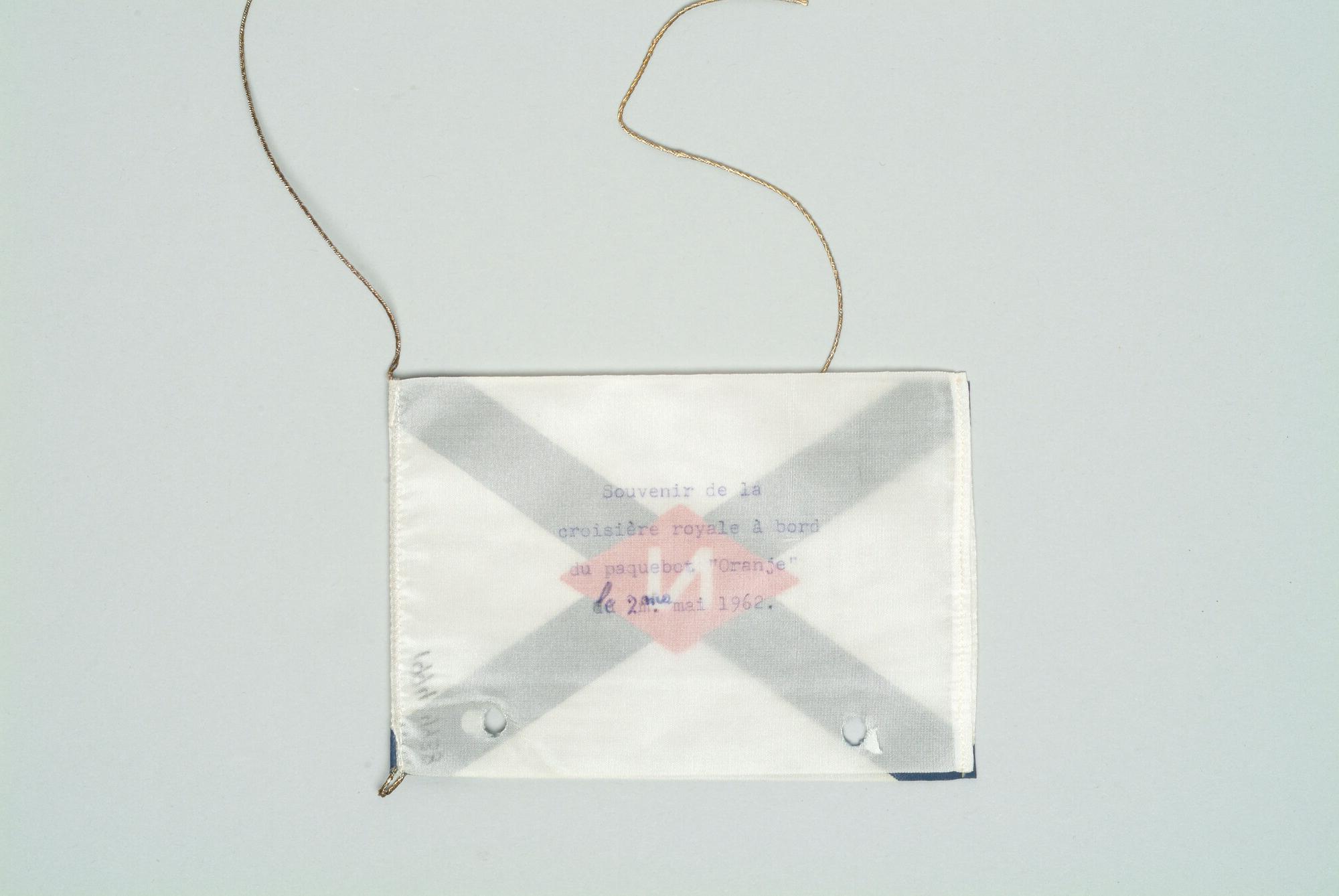 1994.4938; Tafelvlag van de Stoomvaart Maatschappij 'Nederland' gebruikt aan boord van ms. 'Oranje'; vlag