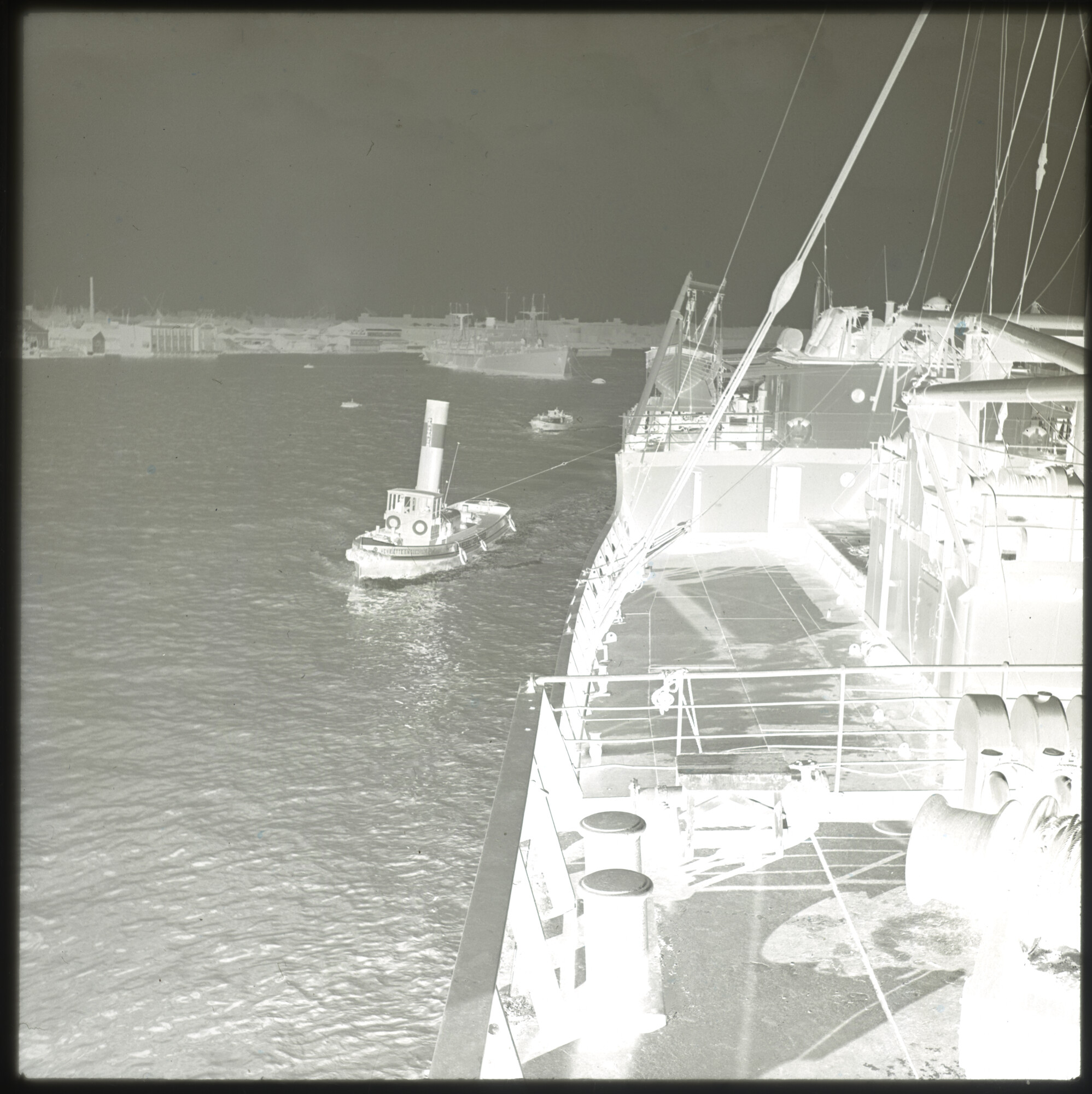 A.5263(01); Negatieven van een reis met het vrachtschip 'Java' van de SMN; negatief