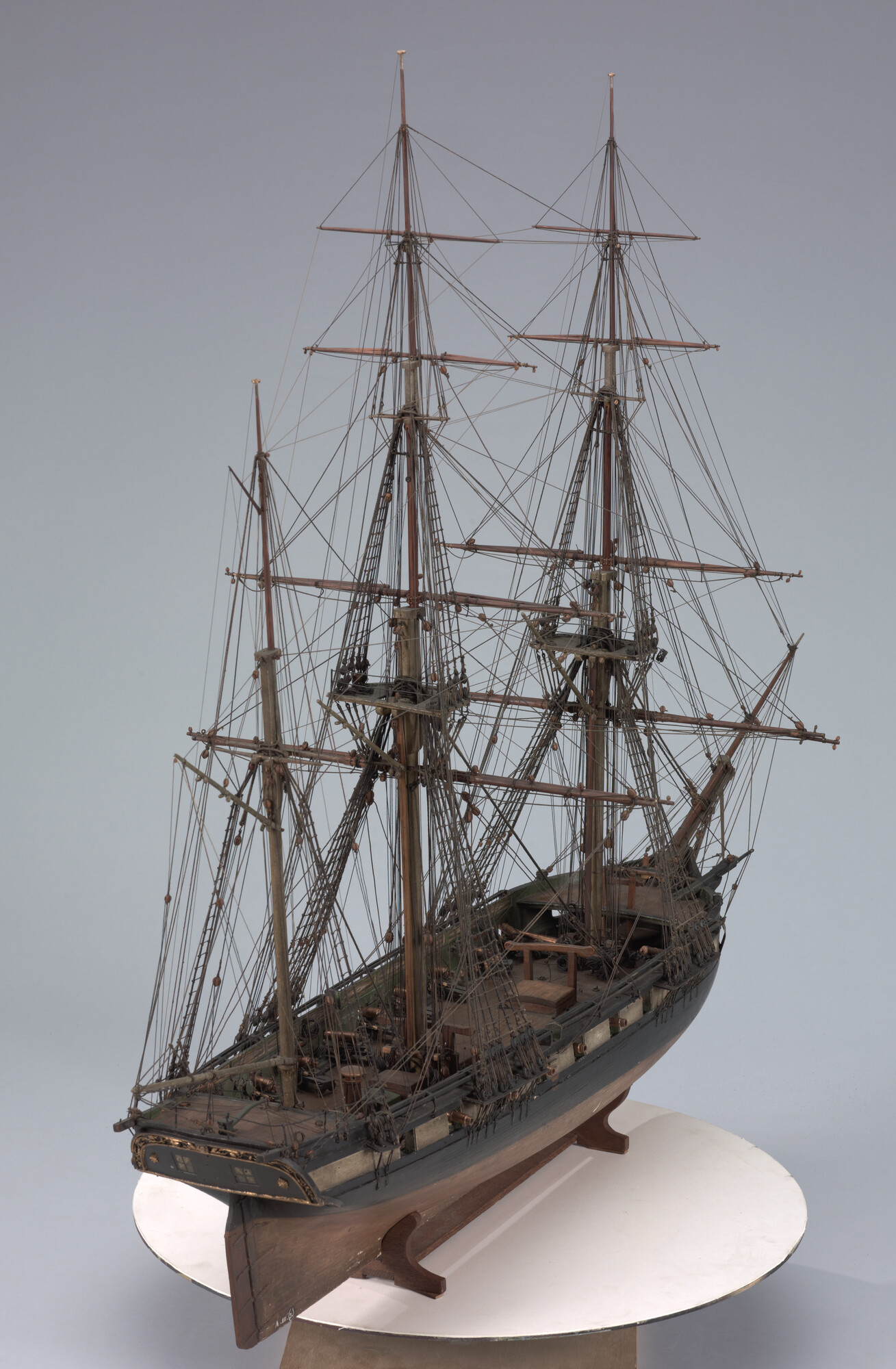 A.0111(03); Model van een driemaster; scheepsmodel