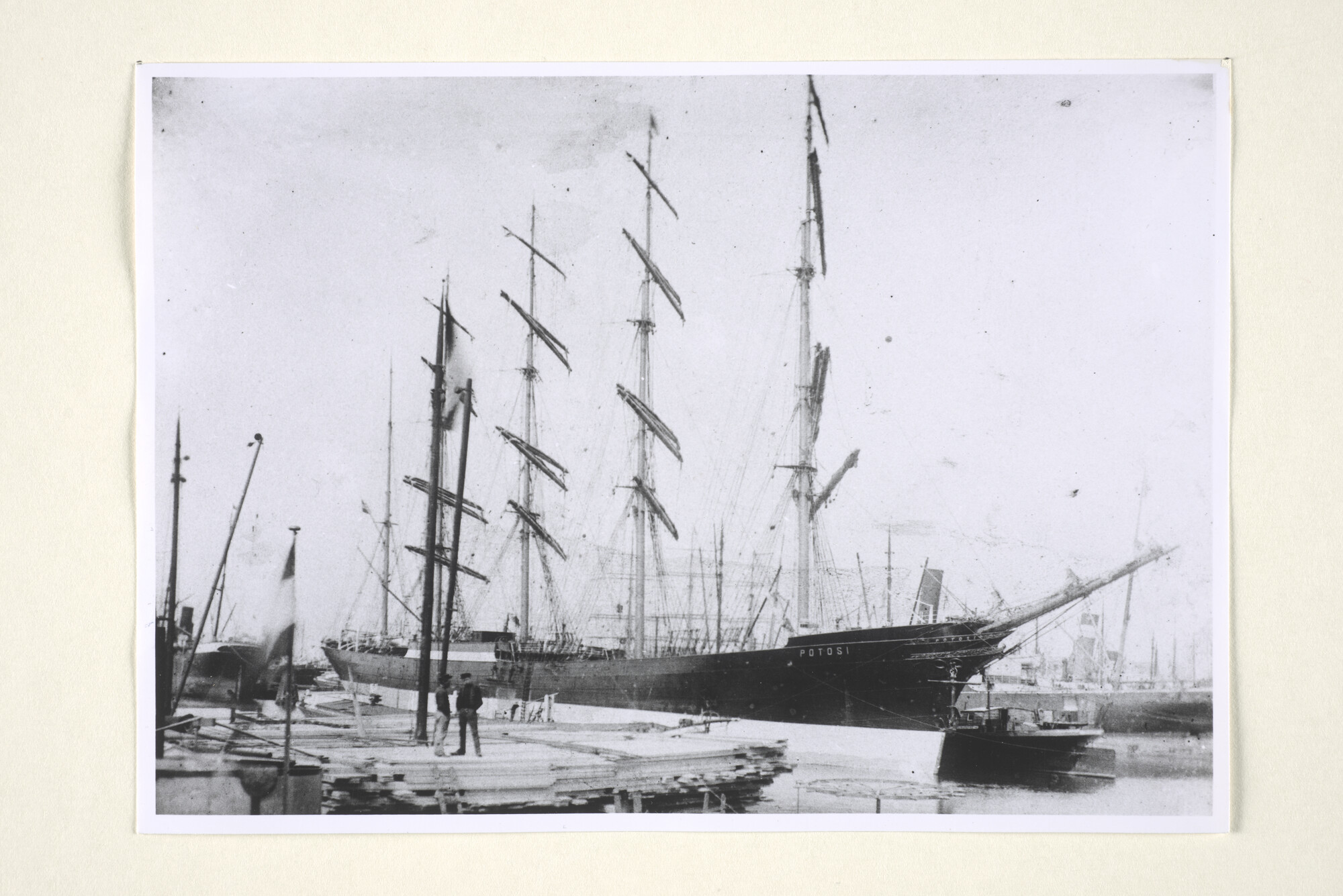 1997.1980; De Duitse 5-mast bark 'Potosi', eigendom van F. Laeisz & Co; foto
