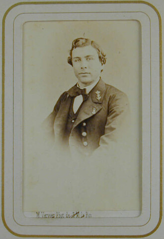 S.0576(01)020; Portretfoto van luitenant-ter-zee der tweede klasse W.J. Adams (1837-1904); foto