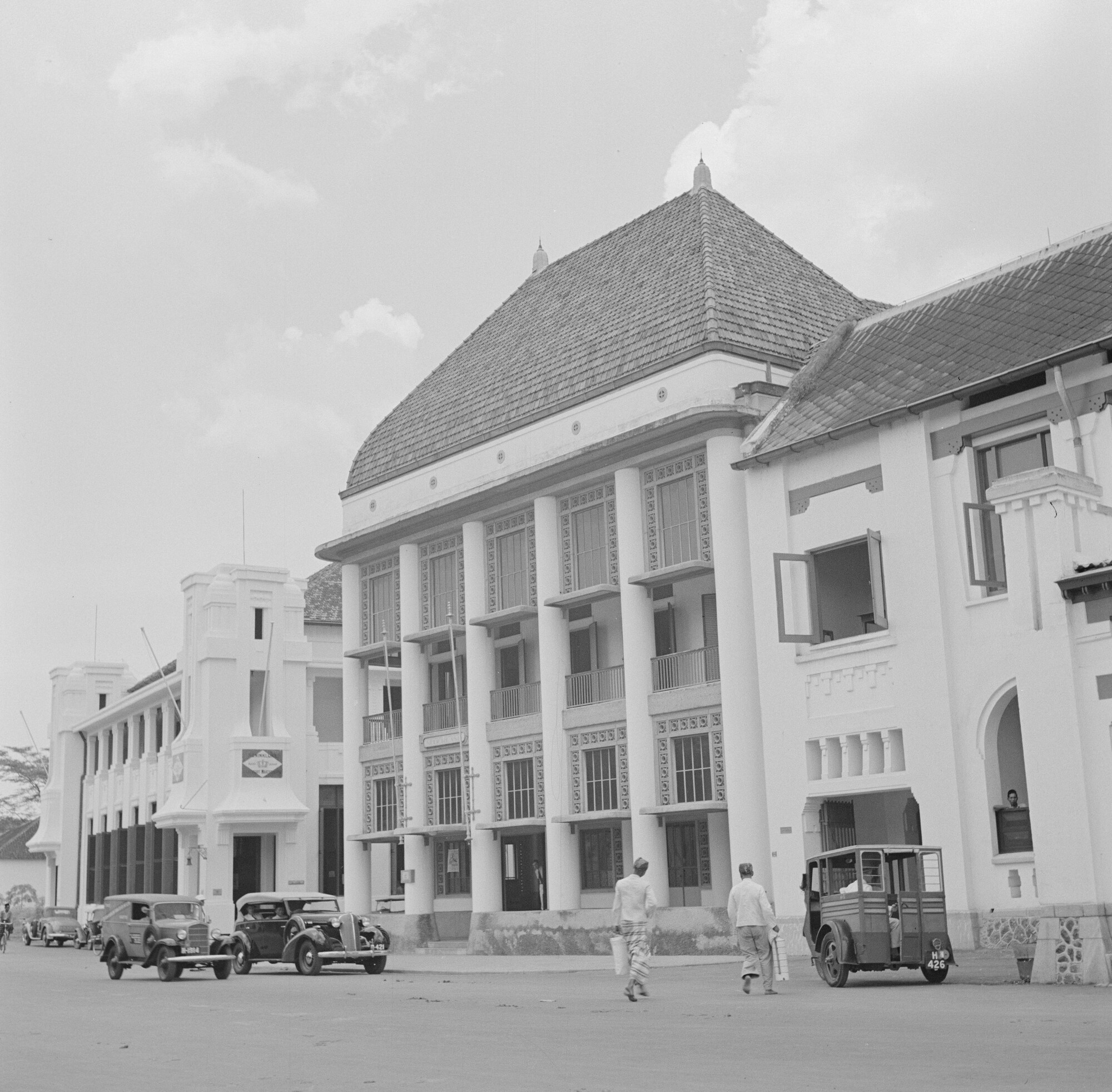 2015.2113; Negatief van het SMN kantoor te Semarang; negatief