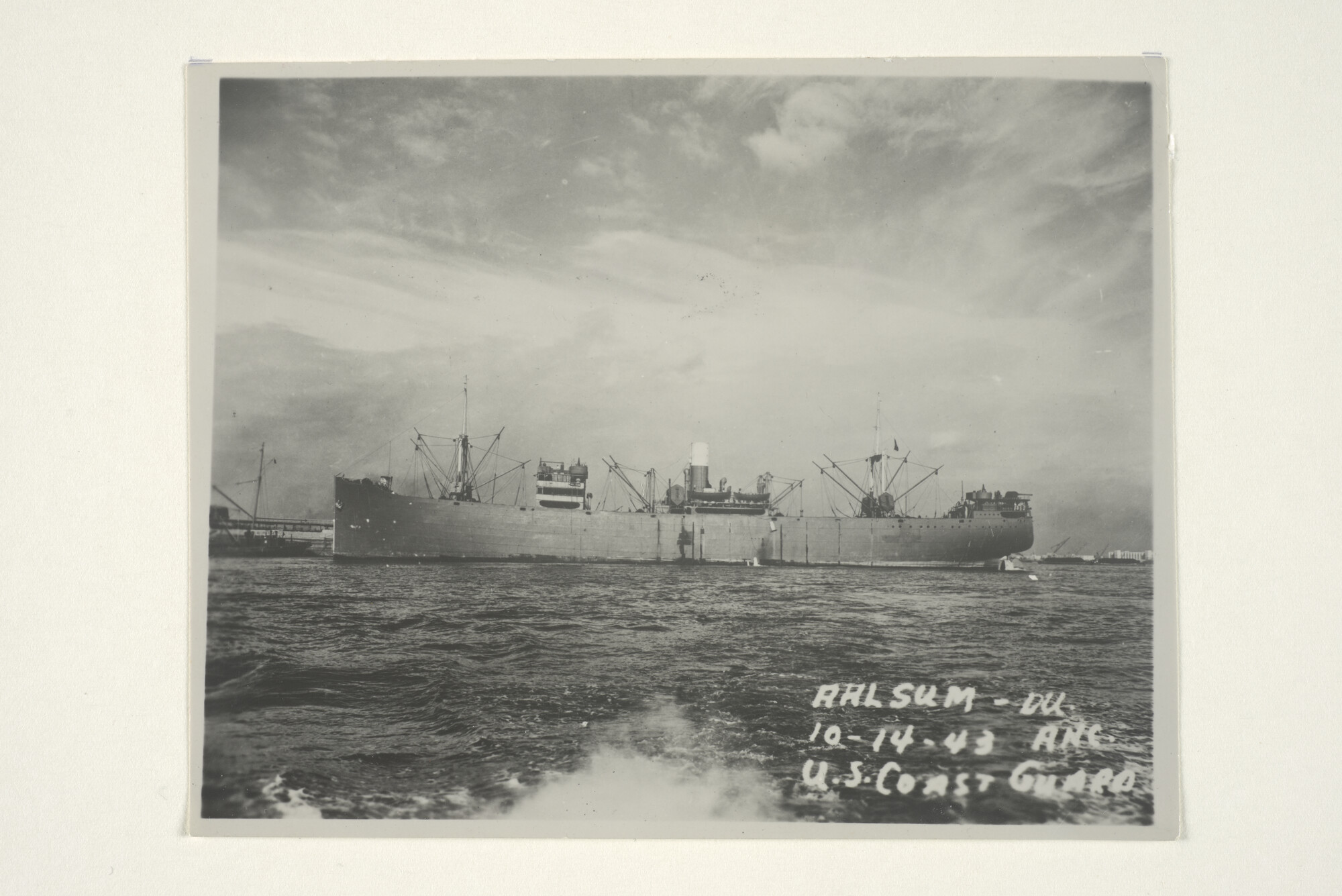 2000.3242; Het vrachtschip ss. 'Aalsum' van de NV; foto
