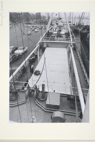 S.5219(12)0358; Foto's van het koelschip ms. 'Silver Comet', gebouwd bij de ASM, afgemeerd langs de Parkkade te Rotterdam; fotoreportage