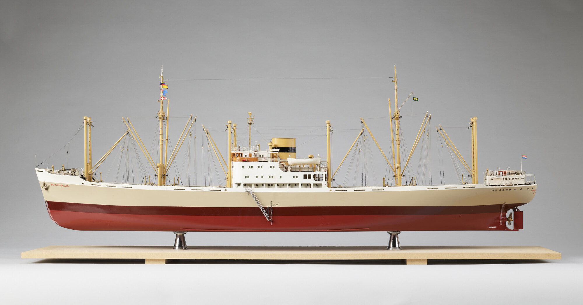 2008.0279; Model van het ms. Kennemerland; scheepsmodel
