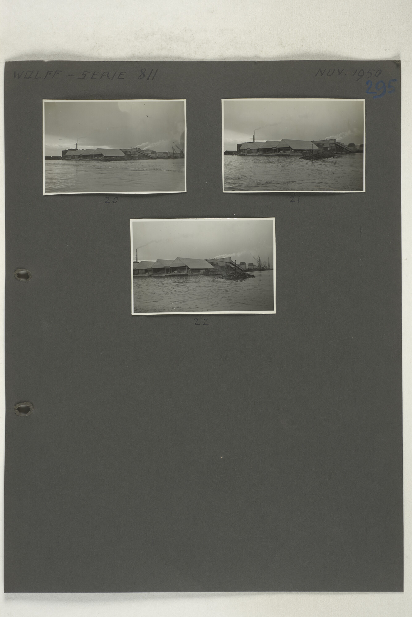 1998.2181; Omslag met een grote hoeveelheid proef foto's gemaakt in opdracht van de Gemeente Handelsinrichtingen en de Vereniging "de Amsterdamsche Haven" te Amsterdam.; omslag