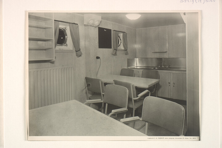 S.5219(12)0165; Foto's van de proeftocht van het bij de ASM gebouwde Ierse vrachtschip ms. 'Balleygalley Head' en afgemeerd langs de Parkkade te Rotterdam; fotoreportage