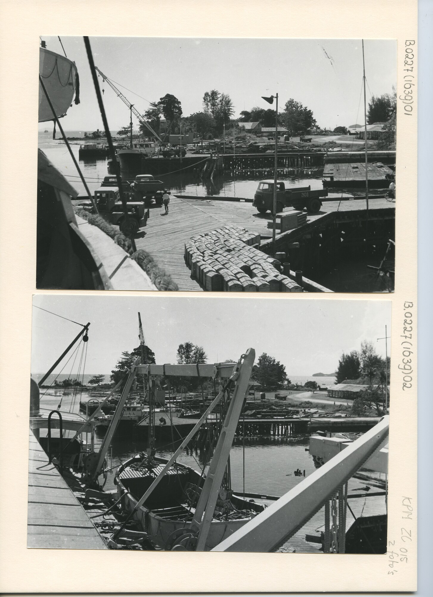 B.0227(1639)01; Gezicht op de steiger van Sorong (concessie van de B.P.M.); foto