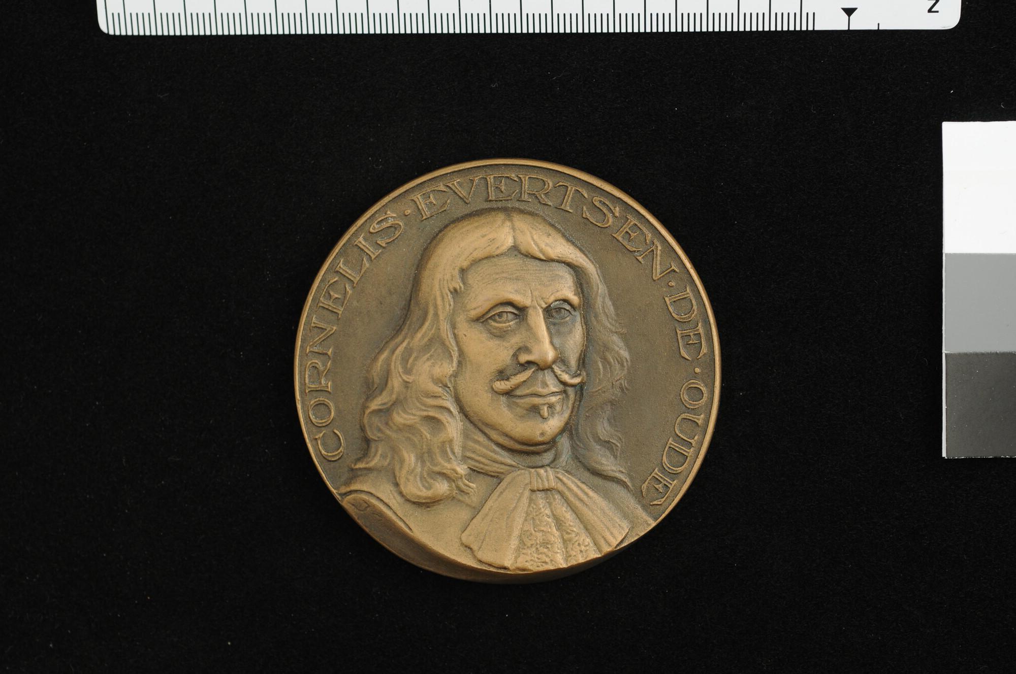 S.1696(09); Bronzen penning met portret van Cornelis Evertsen, 1938; penning