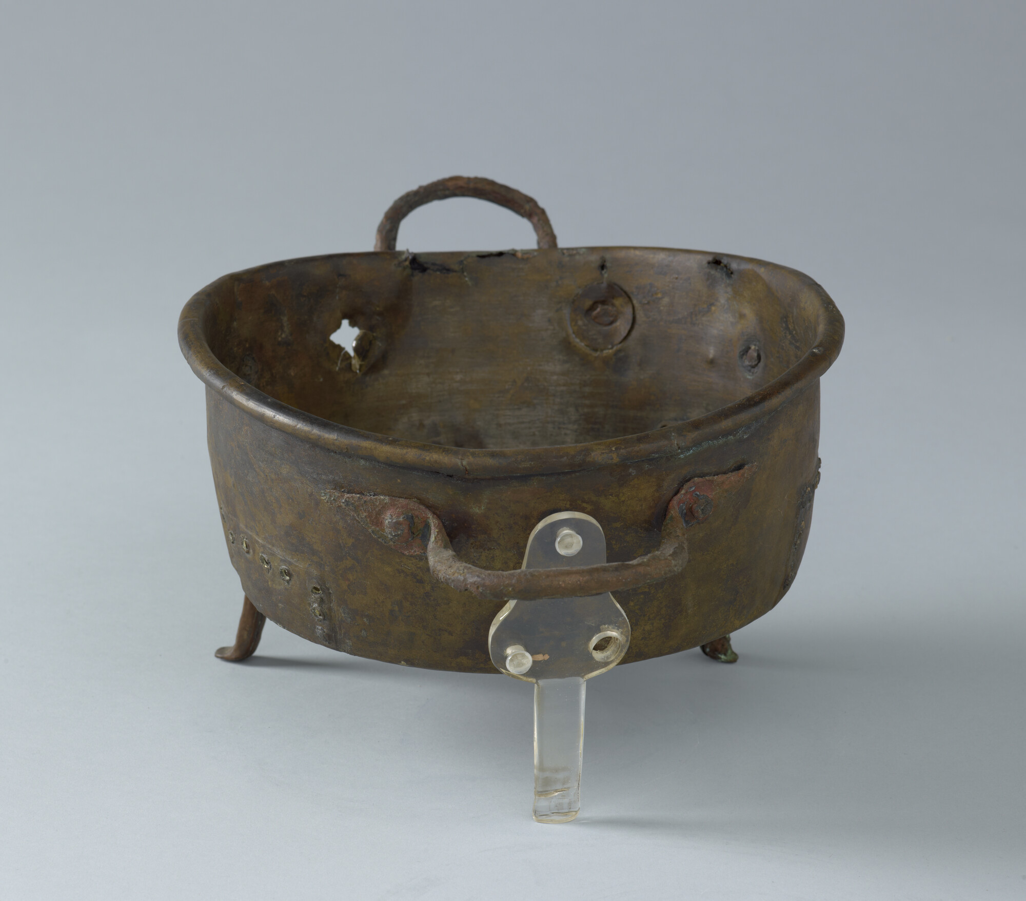 S.6911(10); Messing pan; pan