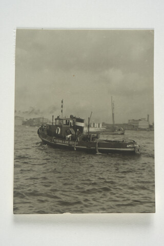 2001.1655; De sleepboot Antoinette W. Goedkoop (10) van Reederij v/h Gebr. Goedkoop [...]; foto
